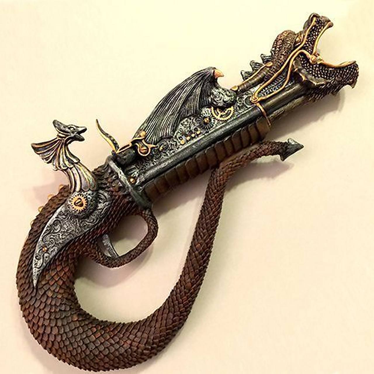 一组欧洲火绳枪与燧发枪照片欣赏,枪身刻有精美的花纹.