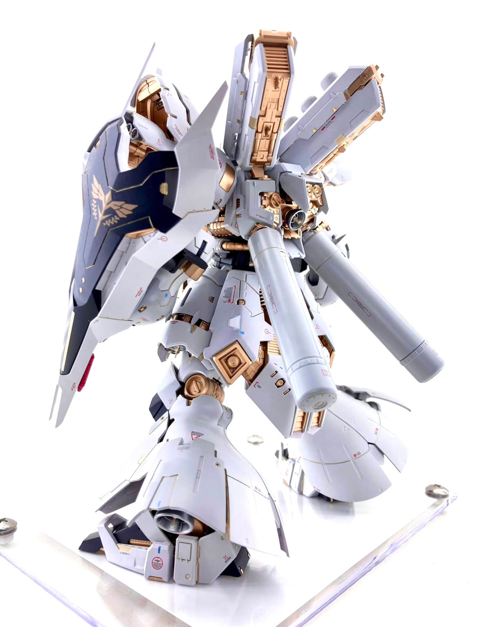 模型欣赏:机动战士高达 逆袭的夏亚 rg msn-04 沙扎比 白色涂装,by