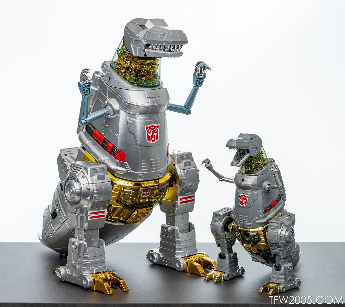 模型欣赏:乐森robosen 变形金刚 全自动变形g1钢锁实物图,身高40cm.