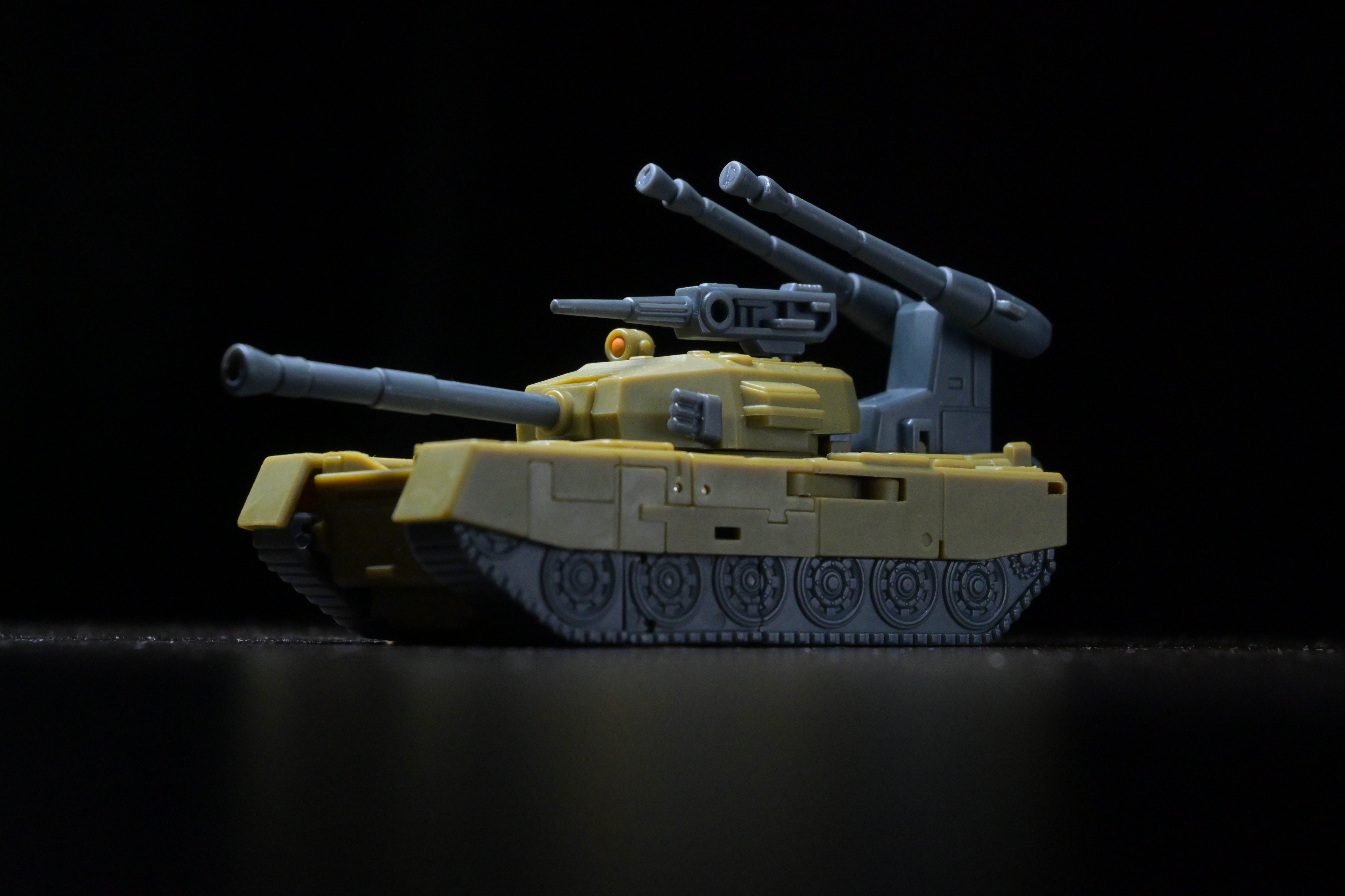 模型欣赏:魔方 变形金刚 战车队 ms-b51 吵闹,by 带带自然卷.