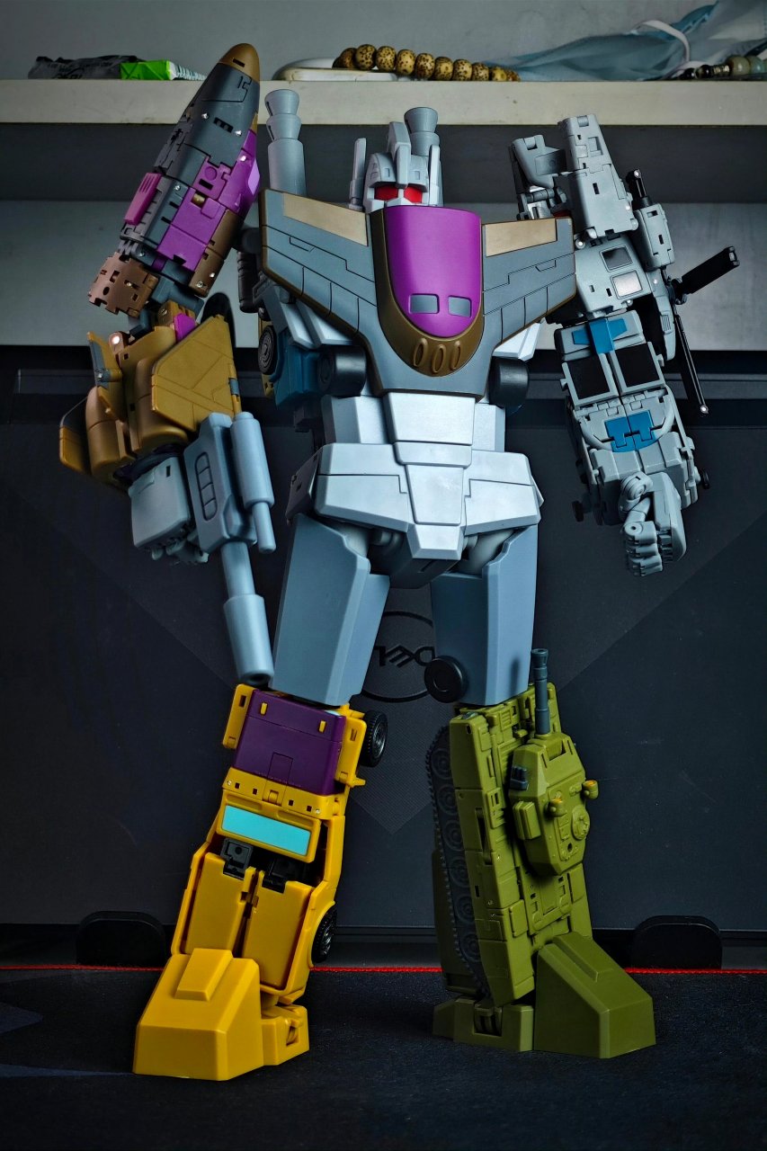 模型欣赏:魔方 变形金刚 战车队组合 混天豹,by 带带自然卷.