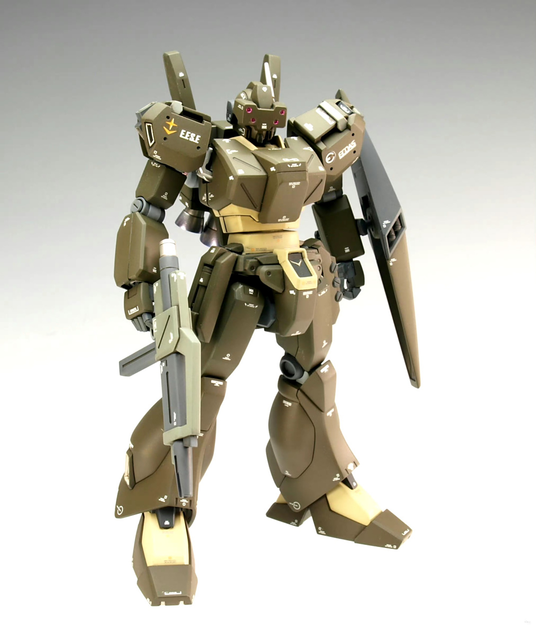 模型欣赏:机动战士高达uc rgm-89de杰刚(ecoas式样).