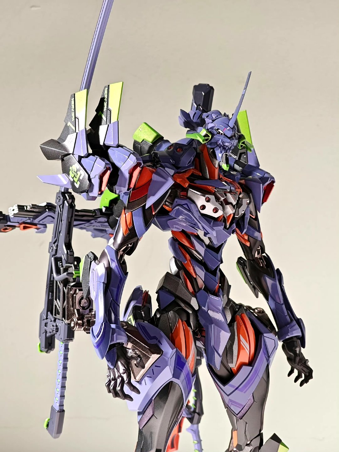 模型欣赏:ccstoys 铁魄 eva 最终号机,展现了全副武装的状态,by 一键
