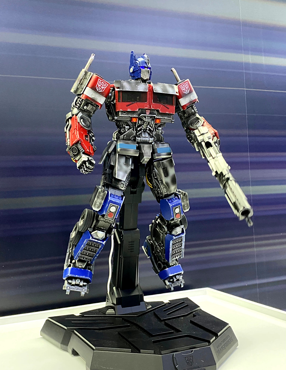 模型欣赏:robosen 乐森《变形金刚:超能勇士崛起》擎天柱实物照片,by