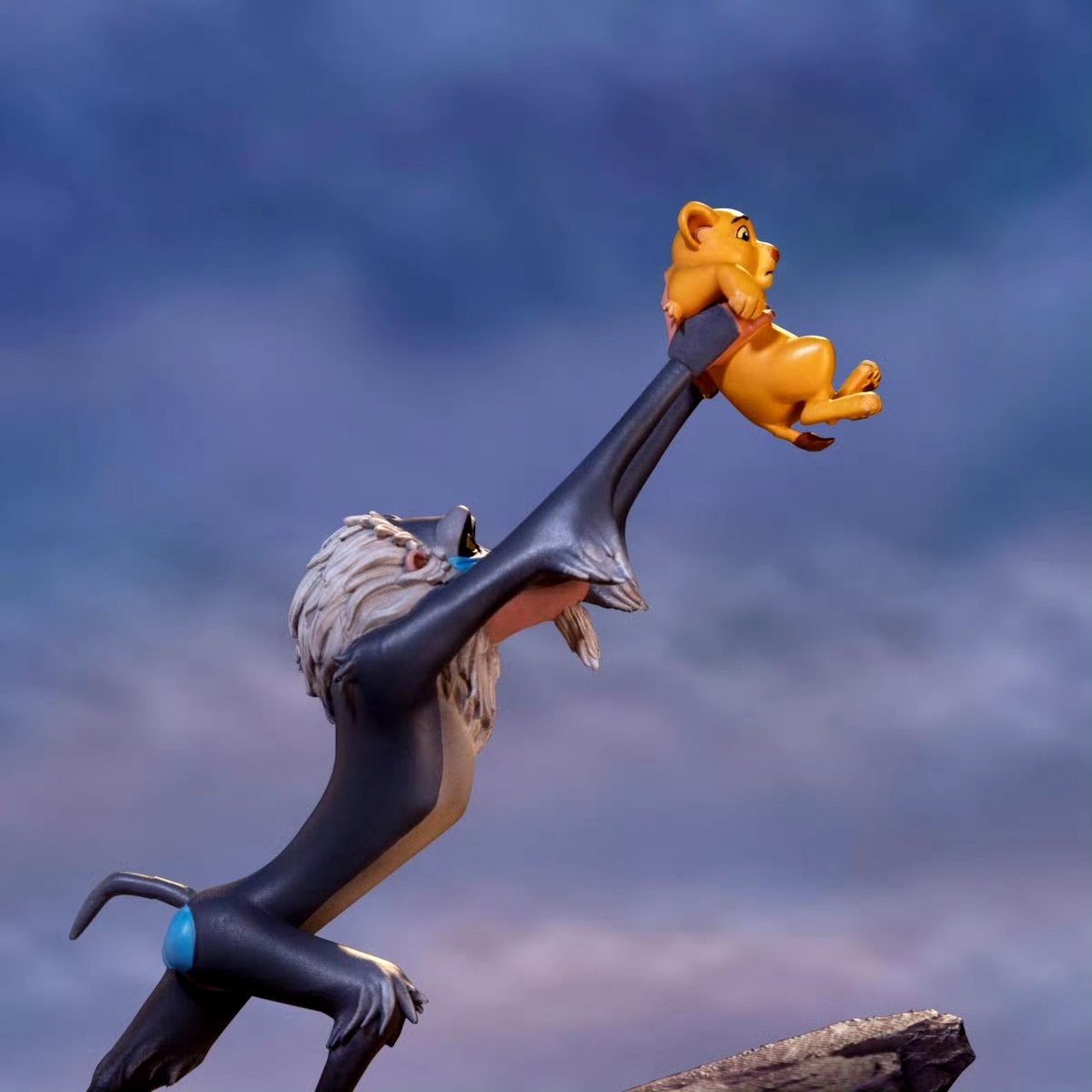 模型欣赏:iron studios 狮子王 1/10 比例場景雕像,展现了辛巴出生