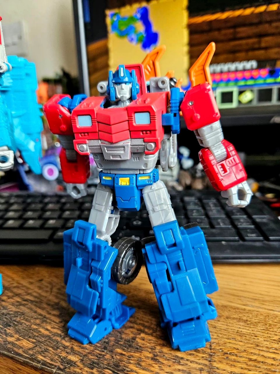 模型欣赏:变形金刚 传世进化 v级 议员震荡波与d级 数据员 奥利安