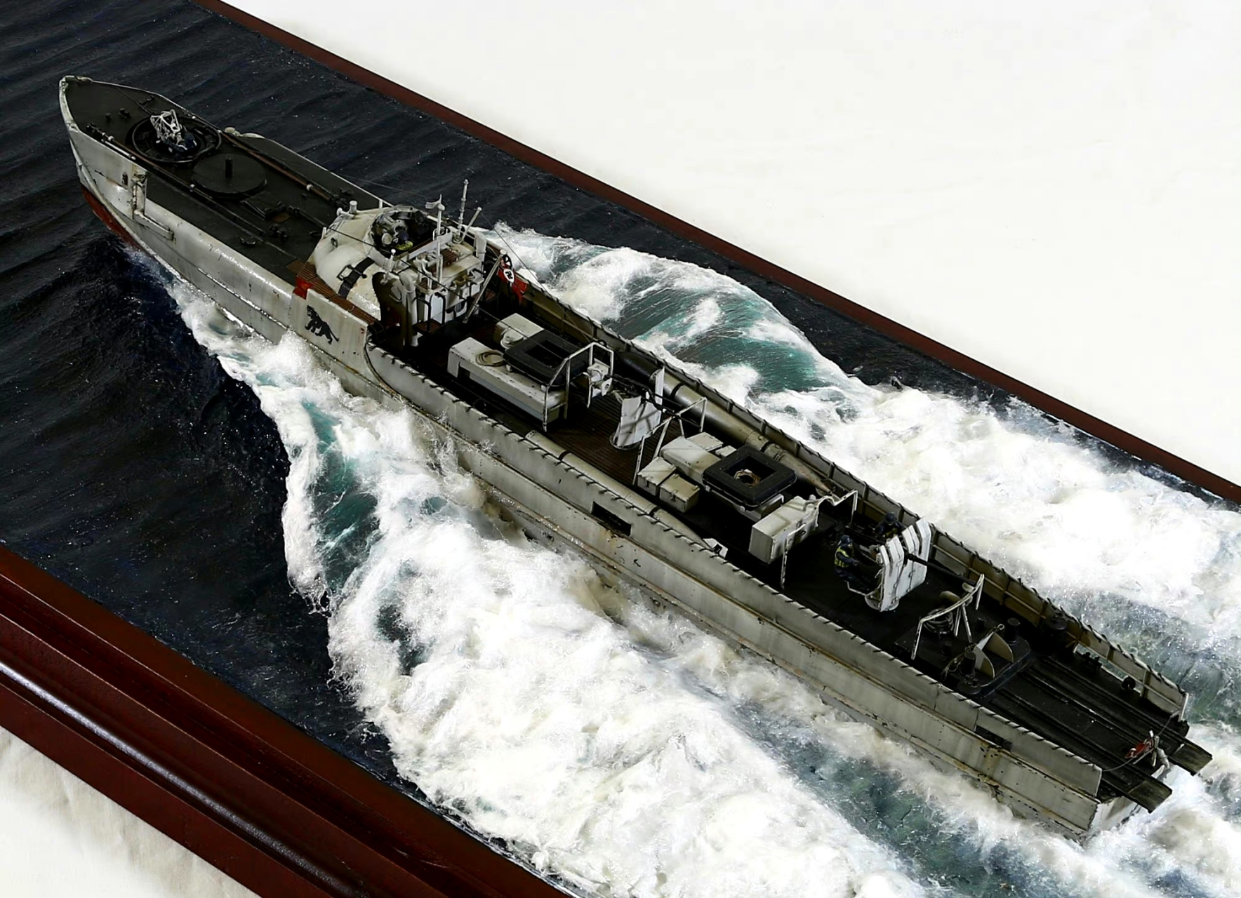 军模欣赏:kostas制作的二战德国海军鱼雷艇水景模型.