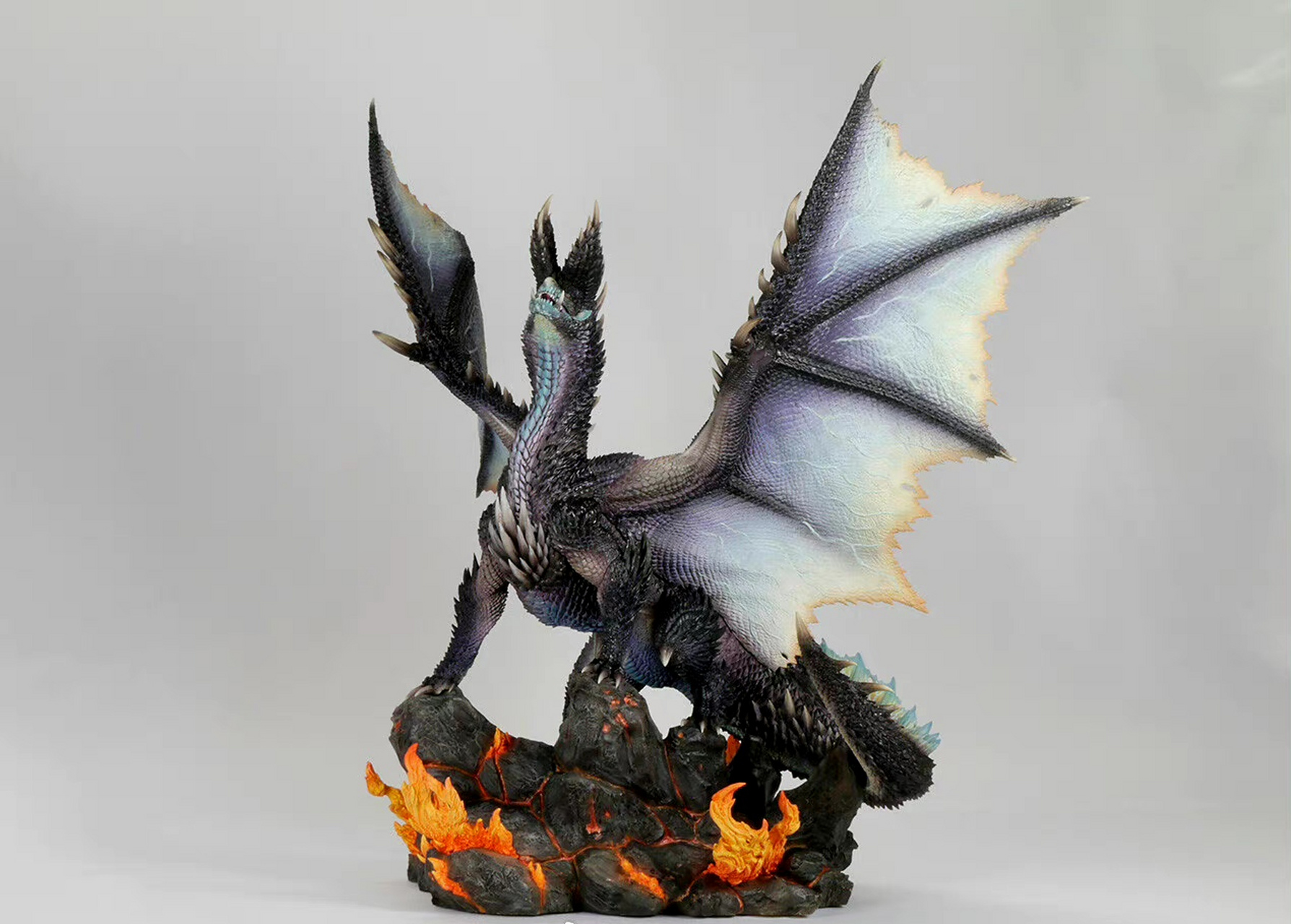 模型欣赏:capcom 卡普空 怪物猎人3 阿尔伯脱龙 煌黑龙 手办.