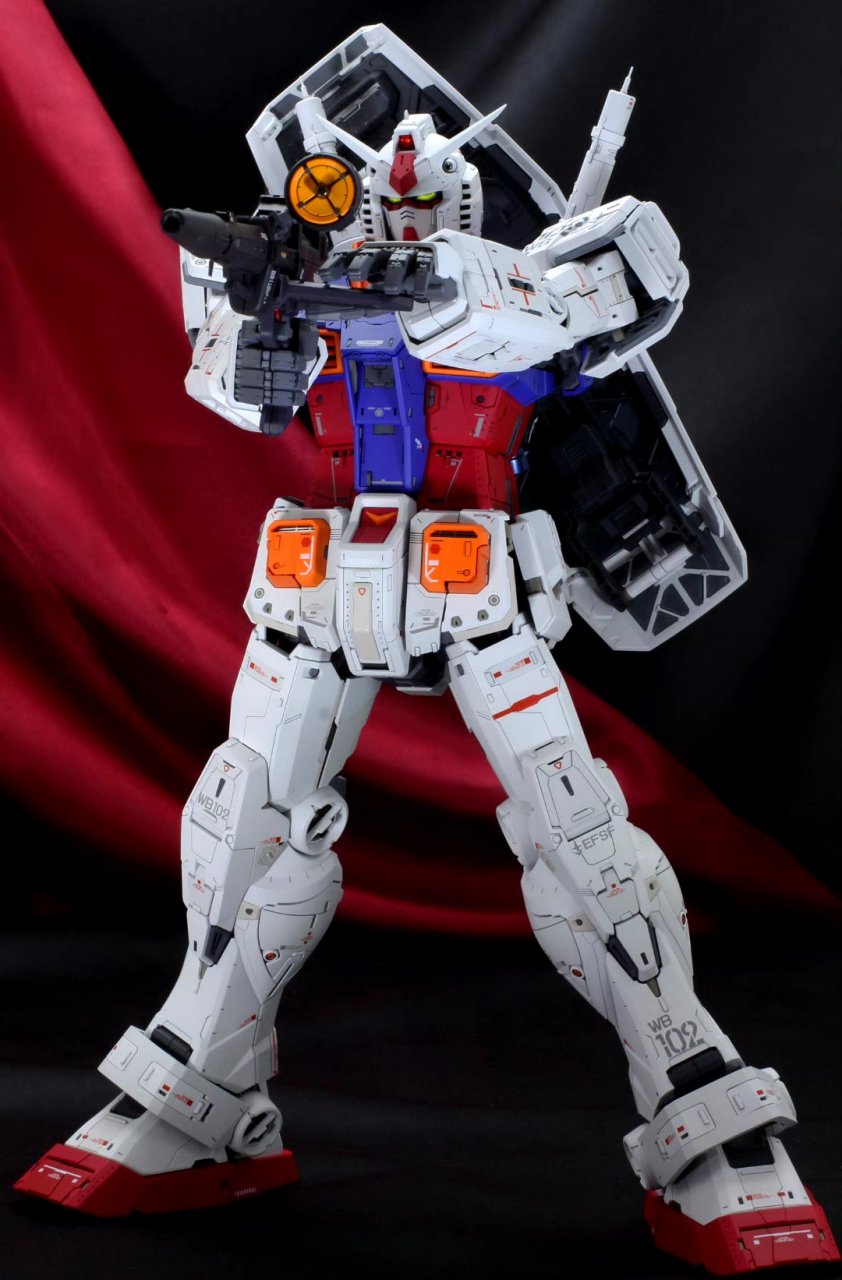 模型欣赏:模型师kuro制作的pgu rx-78元祖高达,外甲增加了更多的细节.