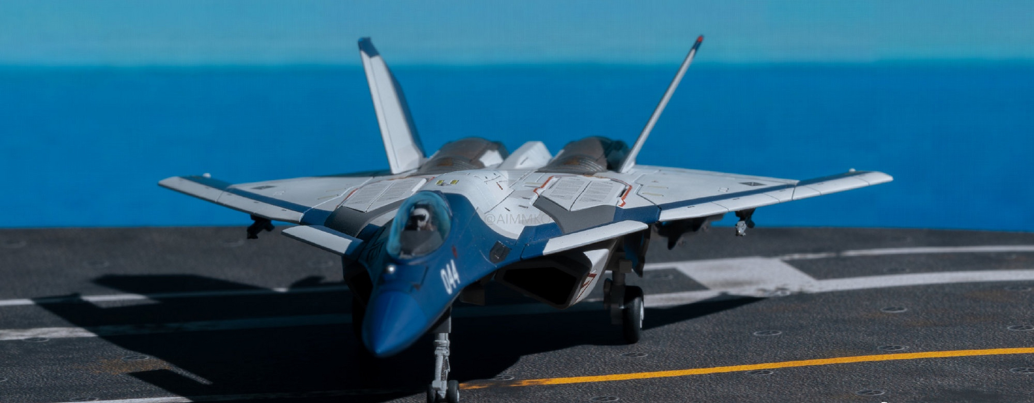 模型欣赏:寿屋1/144 皇牌空战架空战斗机 cfa-44 原型机涂装,by aimm