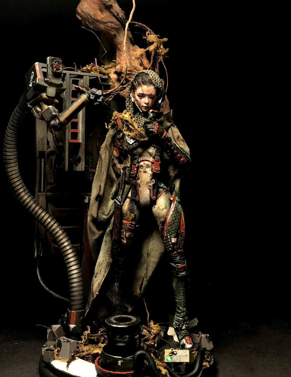 冯阳昆老师新作欣赏,废土女孩,锈色与机械交织,突出了末世的感觉.