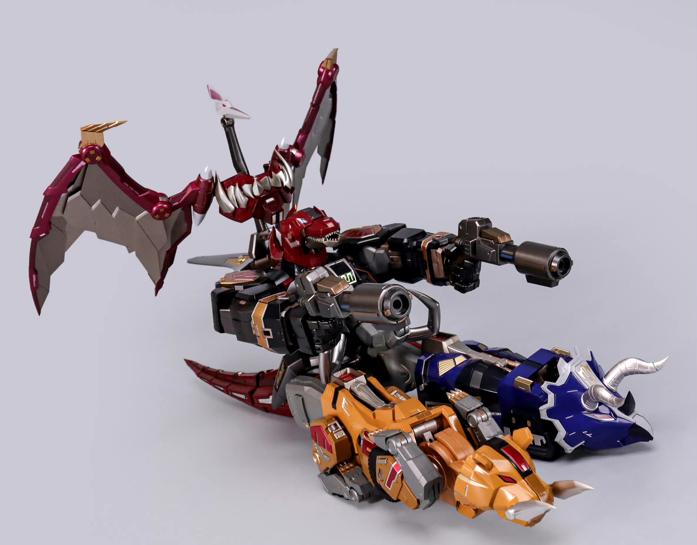 该模型以《恐龙战队兽连者》中的大兽神