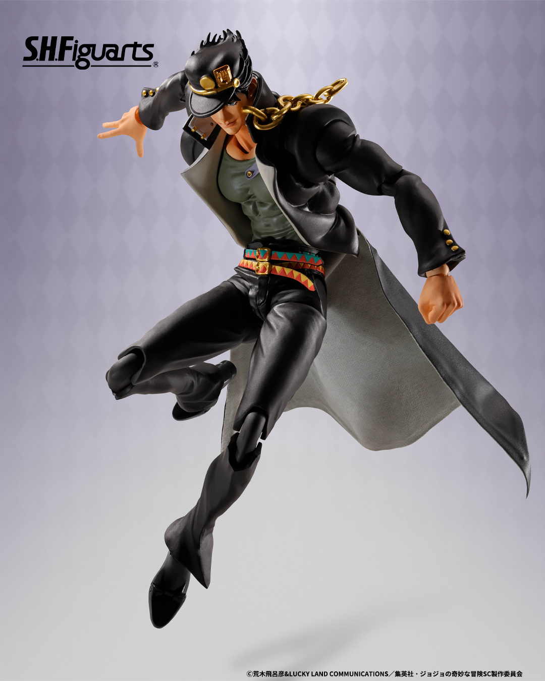 人偶的造型高度还原了动画中空条承太郎的形象