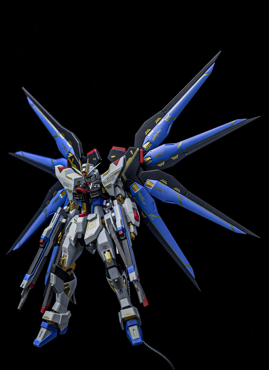 模型欣赏:机动战士高达seed metal robot魂 强袭自由20周年版,by 63f