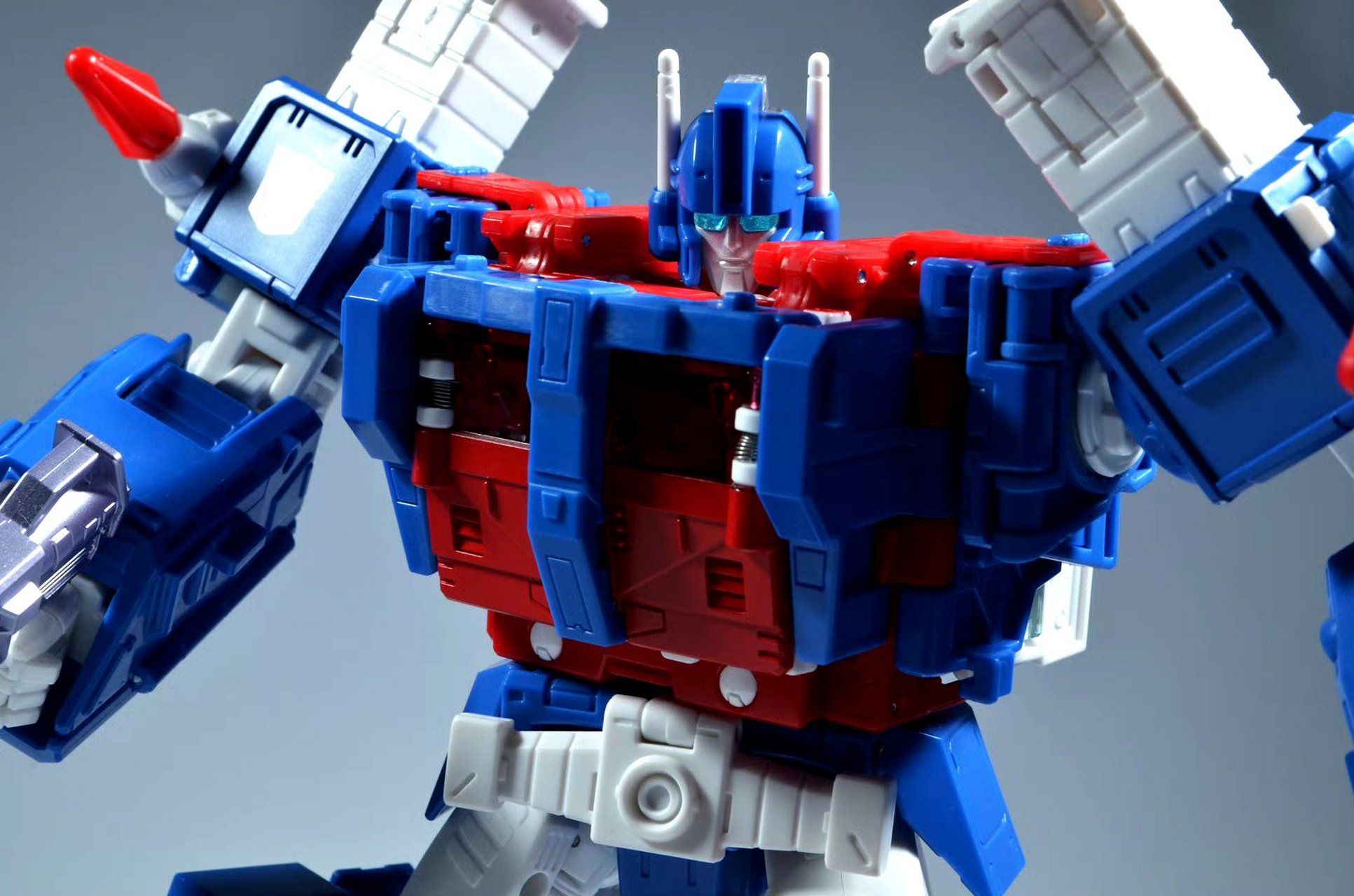 模型欣赏:孩之宝变形金刚 ss86大电影系列 指挥官级 通天晓 实物图.