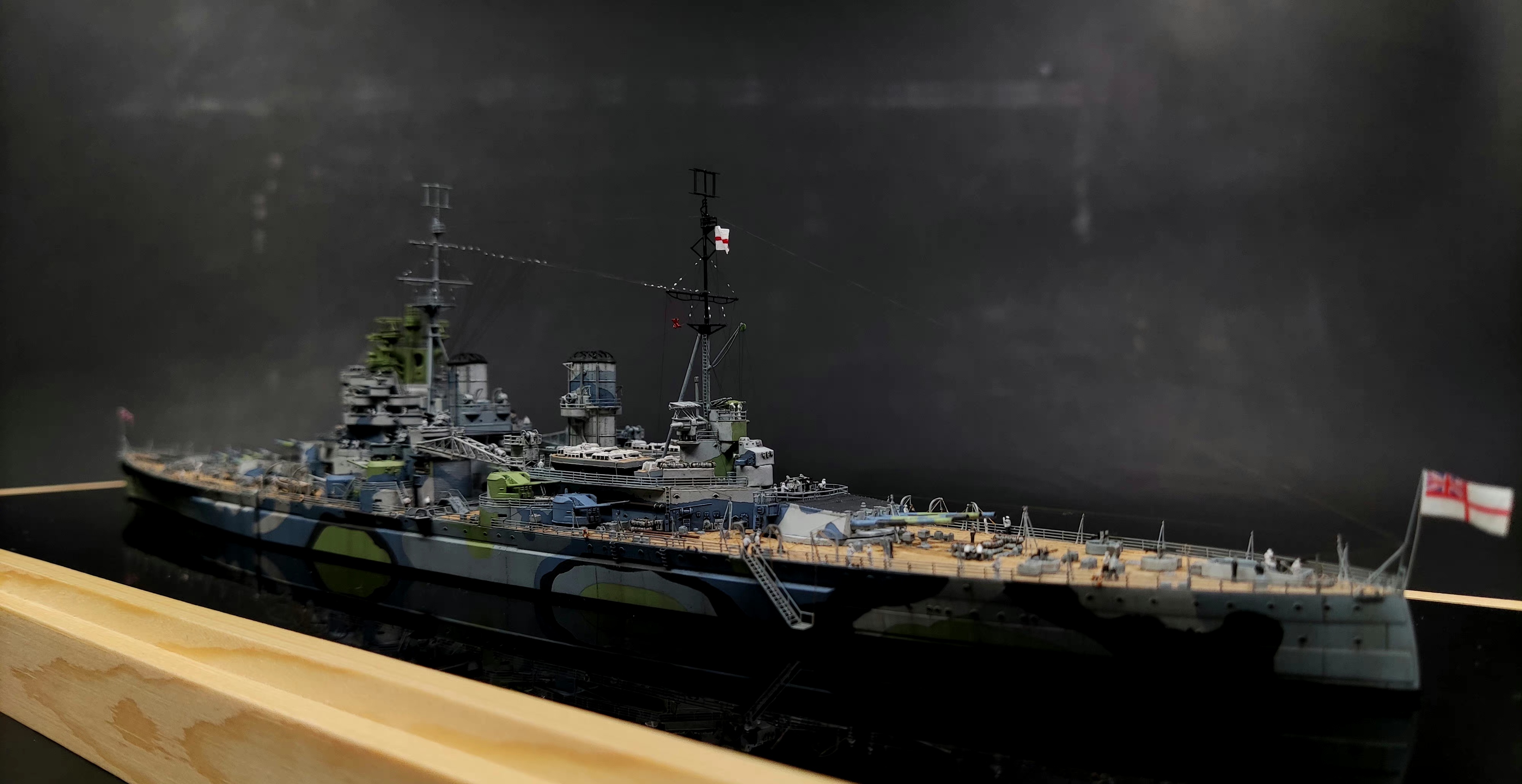 军模欣赏:1/700 英国威尔士亲王号战列舰,by 张氏海军工厂.