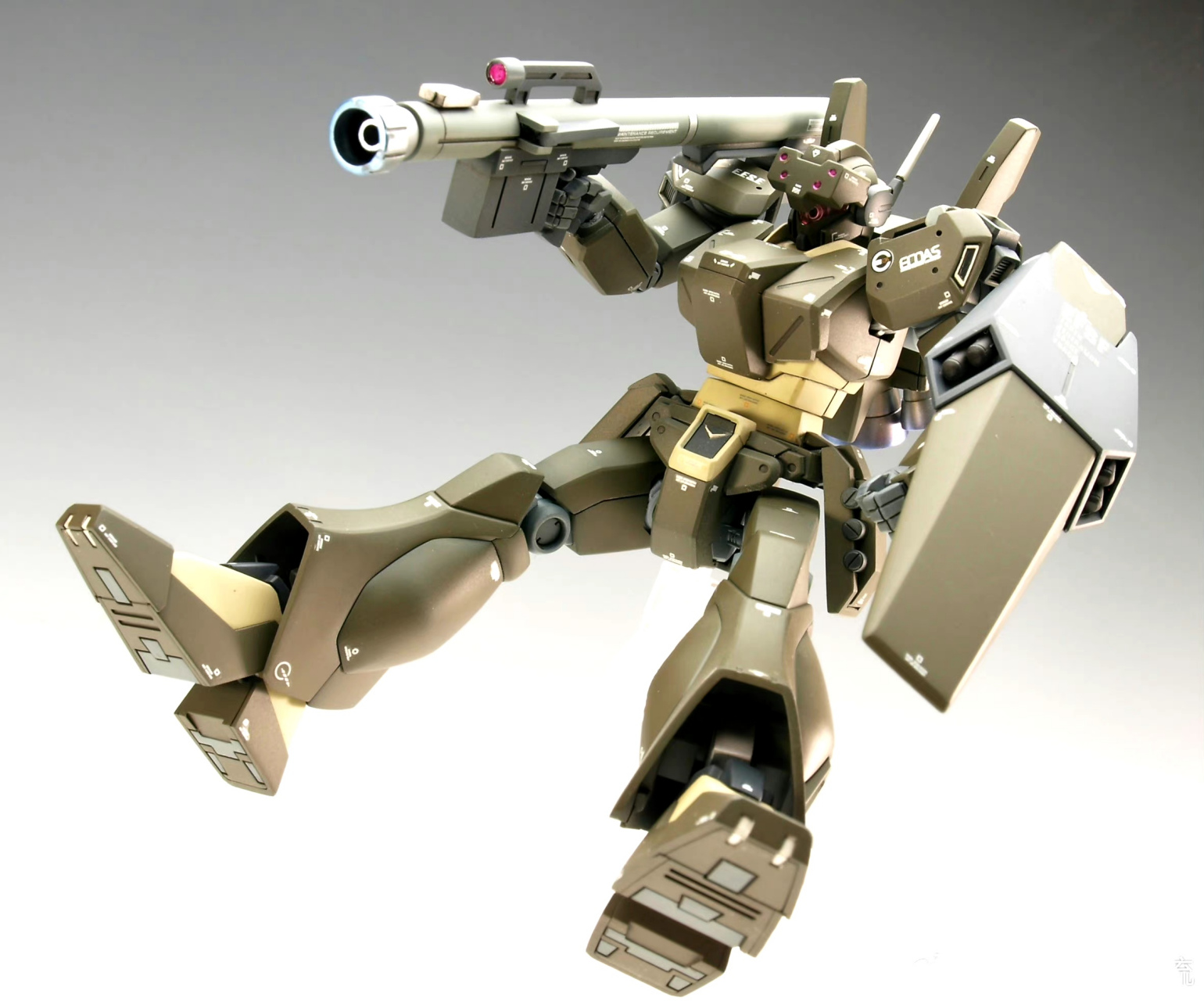 模型欣赏:机动战士高达uc rgm-89de杰刚(ecoas式样).