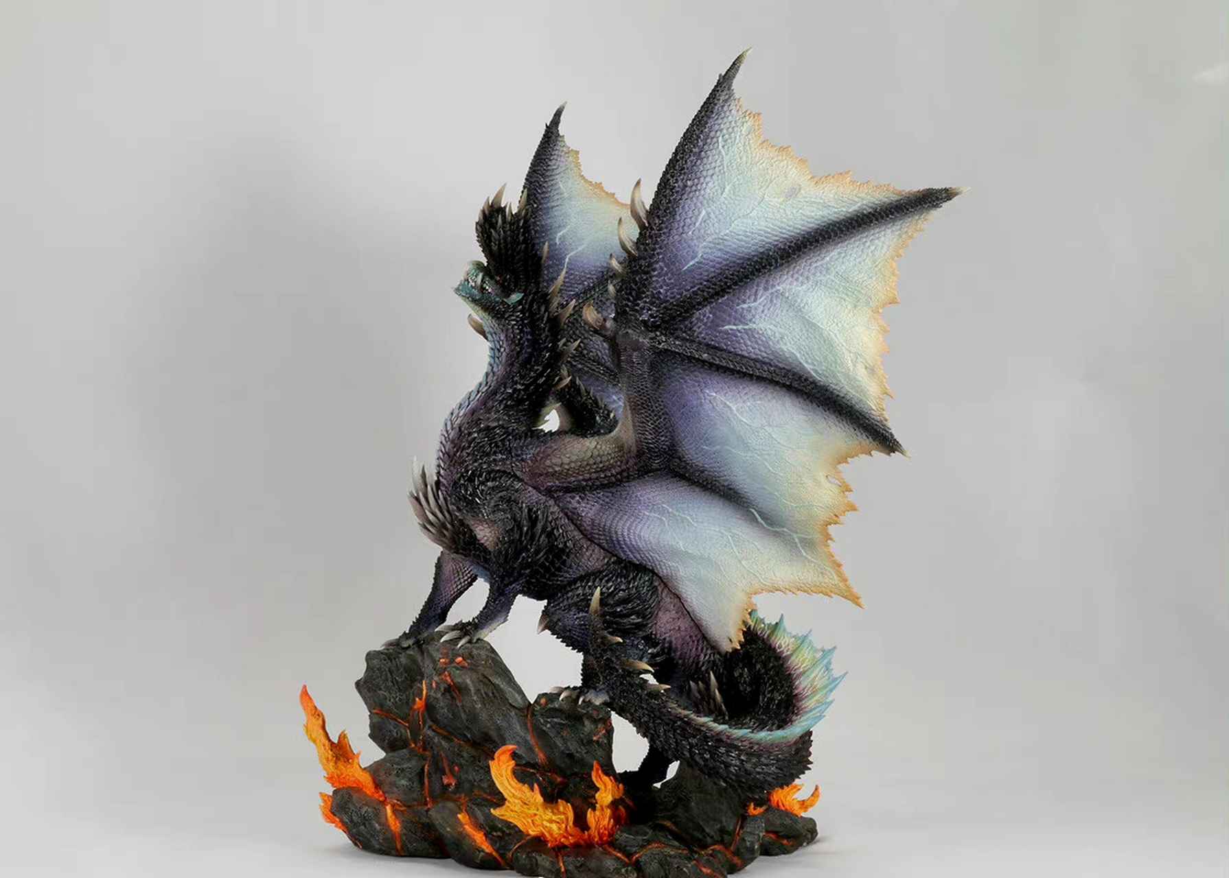 模型欣赏:capcom 卡普空 怪物猎人3 阿尔伯脱龙 煌黑龙 手办.