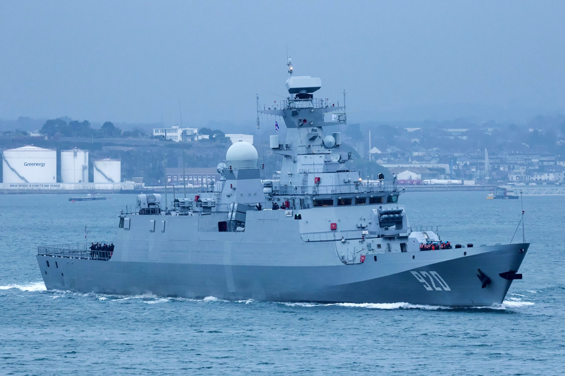 舰船欣赏:阿尔及利亚海军 "阿德哈弗"号护卫舰,是c28a型护卫舰首舰.