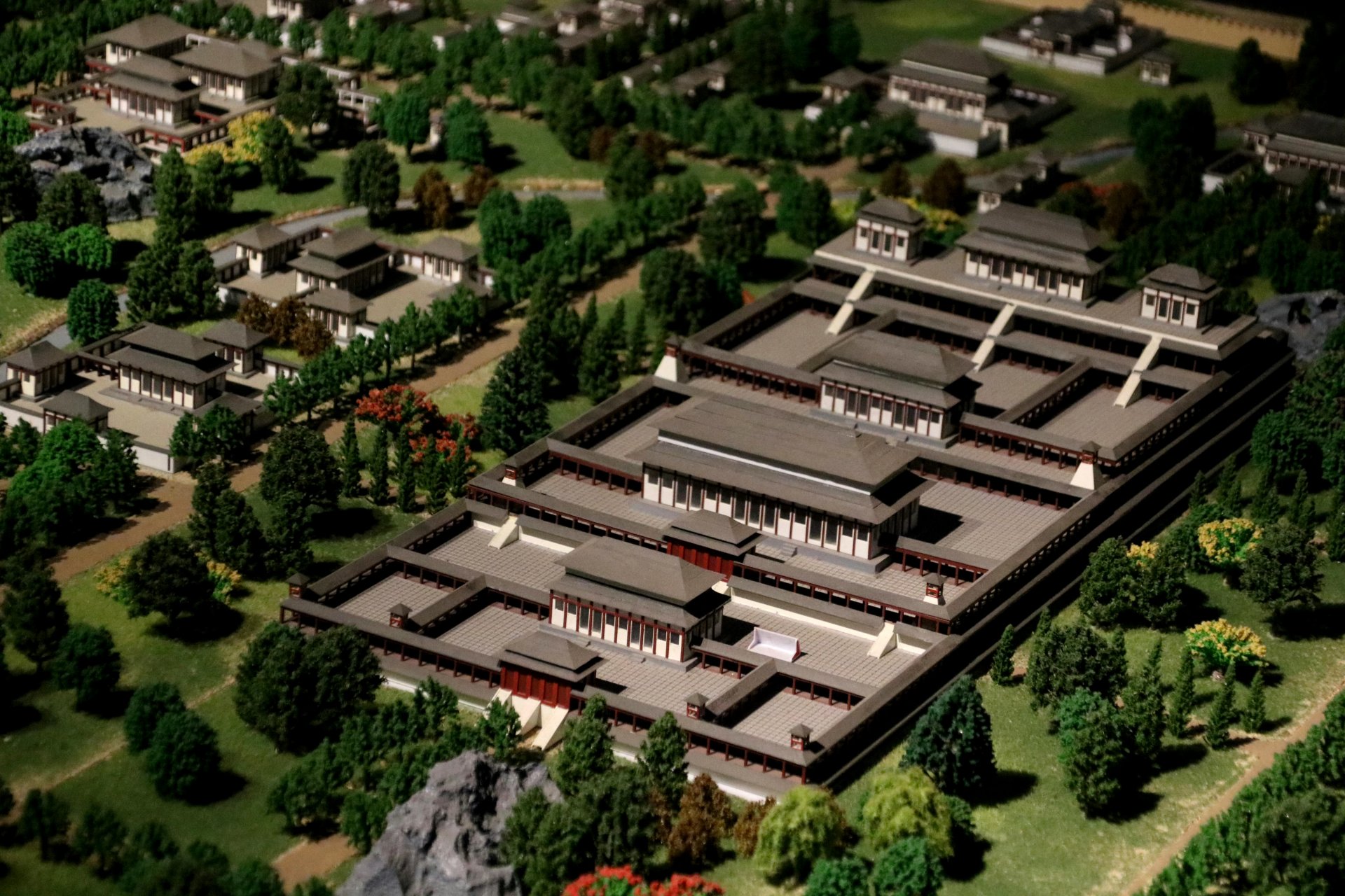 模型欣赏:西北大学博物馆藏的汉长安城未央宫前殿复原模型,汉代时期
