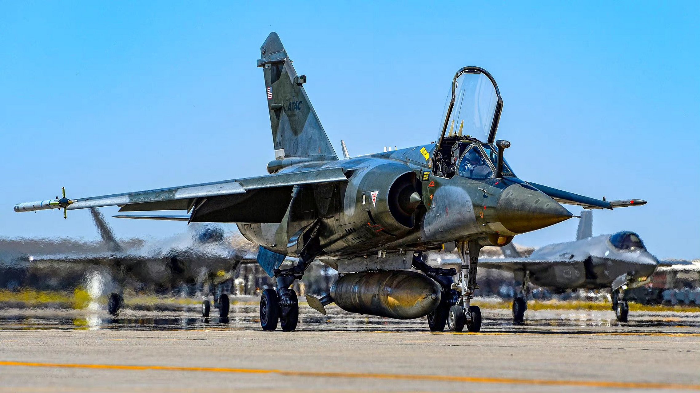 战机欣赏:法国空军 达索 "幻影"f.1战斗机,一架看似中规中矩的飞机.