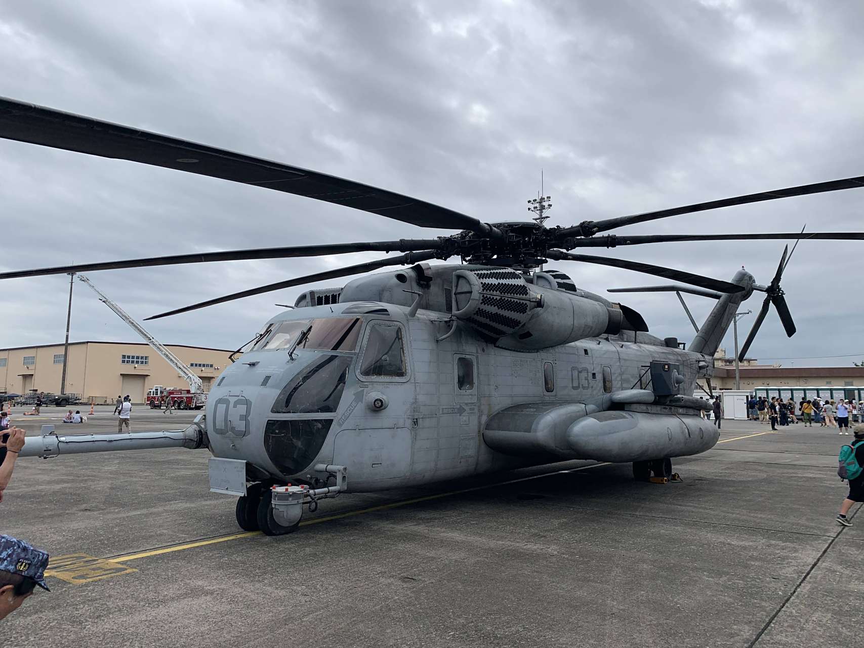 飞行器欣赏:美海军陆战队开放日上的ch-53e运输直升机,目前已被新的