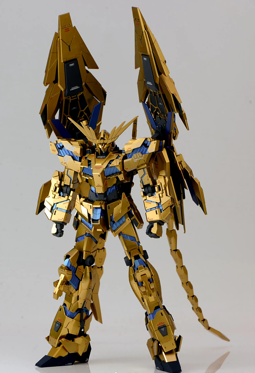 模型欣赏:机动战士高达uc 独角兽高达三号机 凤凰,by 叡仔.