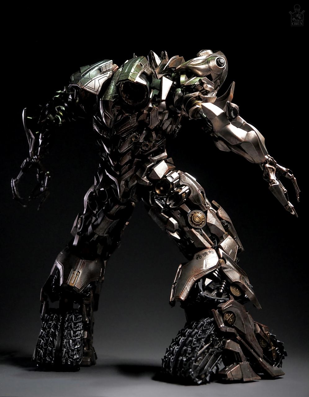 模型欣赏:threezero dlx 变形金刚2 坦克威震天,by 春晖出品.