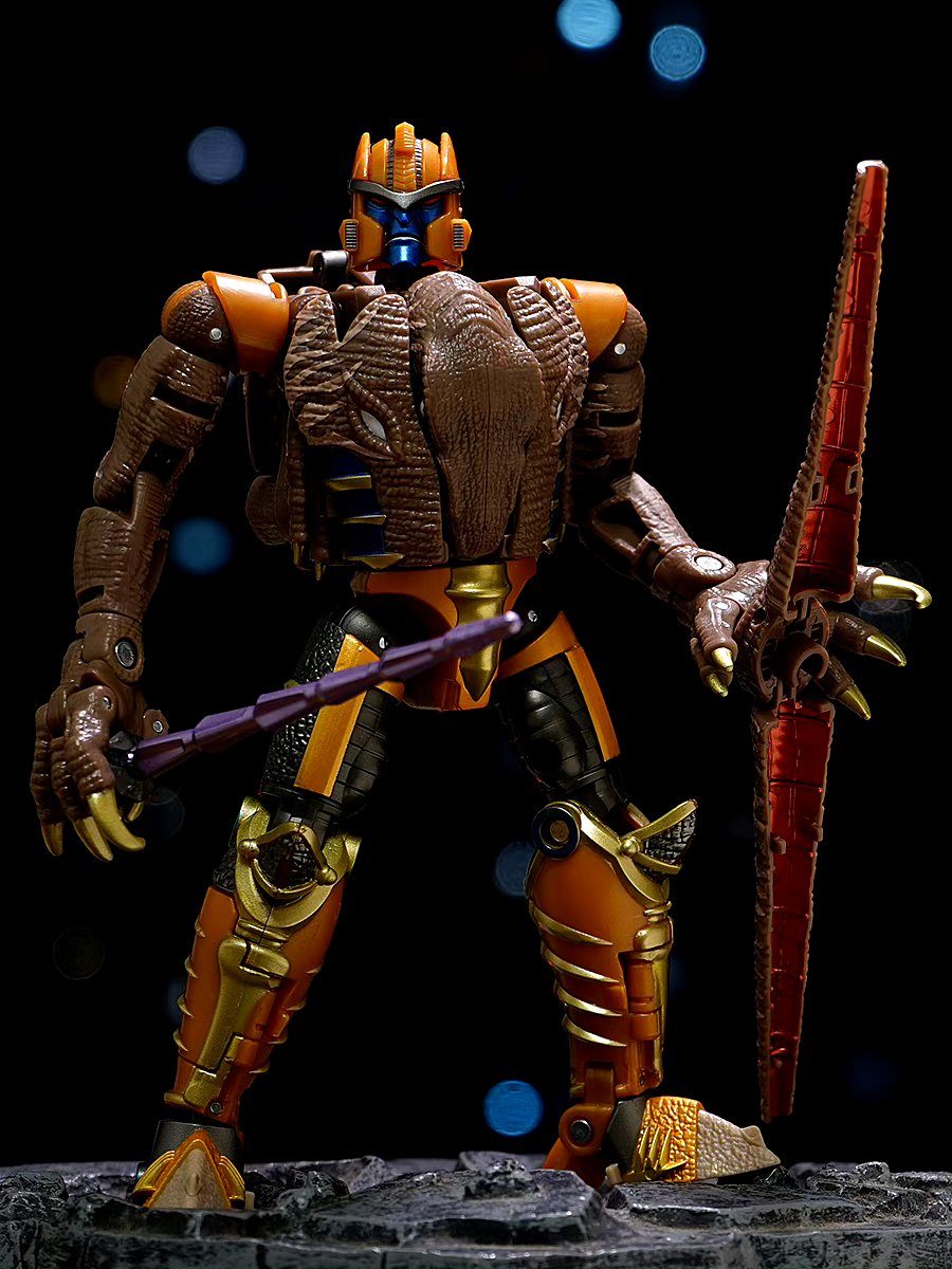 模型欣赏:变形金刚 超能勇士对决系列 恐龙勇士,色彩较美版精细,腿部