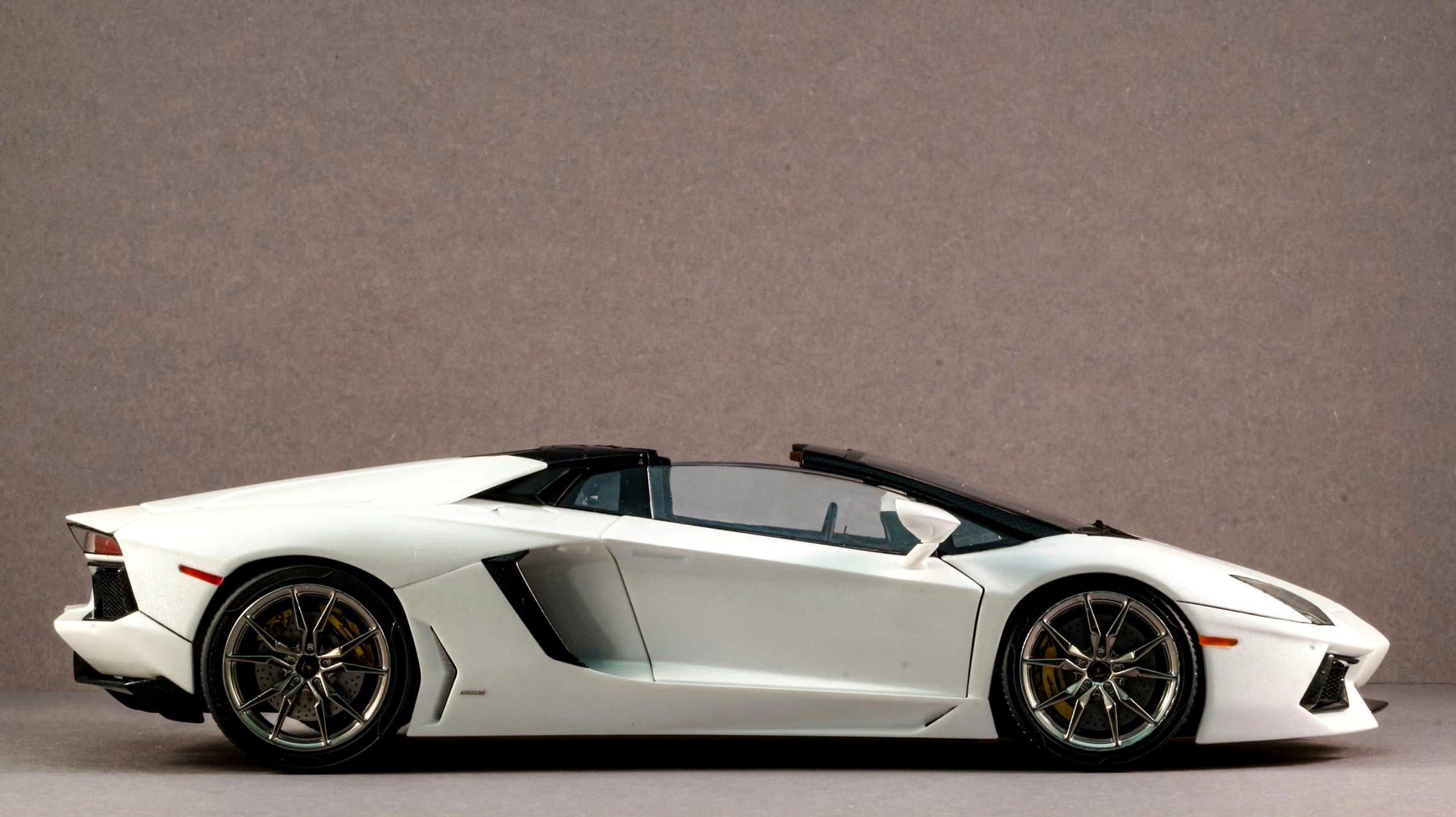 模型欣賞:1/24 蘭博基尼 aventador lp700-4 跑車,by ivanov roman.