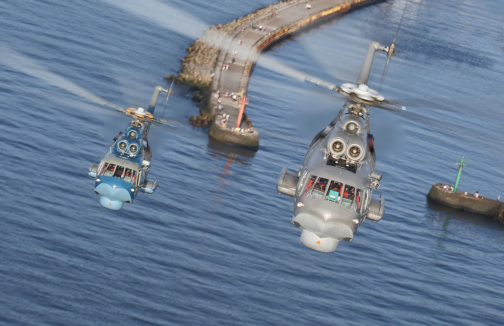 飞行器欣赏:波兰空军 米-14直升机,拥有水上起降能力.