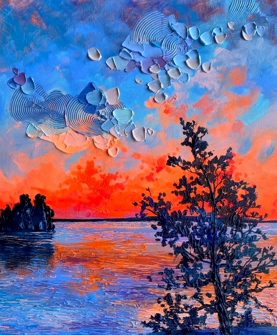 她的作品以大胆的色彩和丰富的纹理著称,主要使用丙烯颜料,结合画笔和