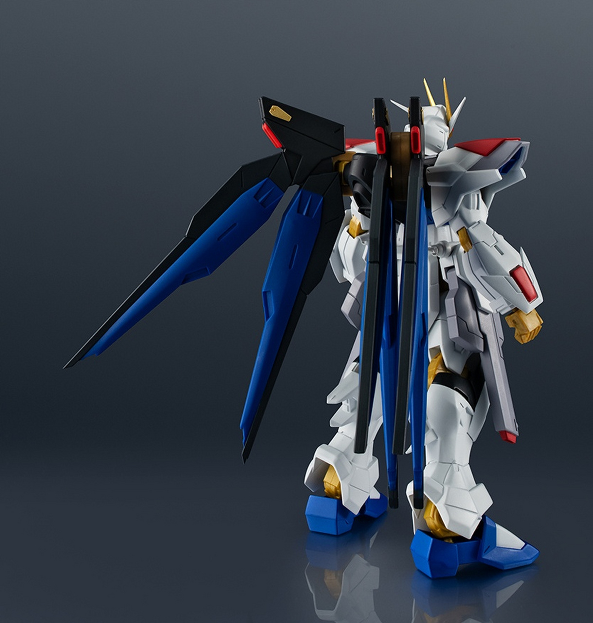 模型欣赏:gundam universe zgmf/a-262b 强袭自由高达二式,该机是奥布