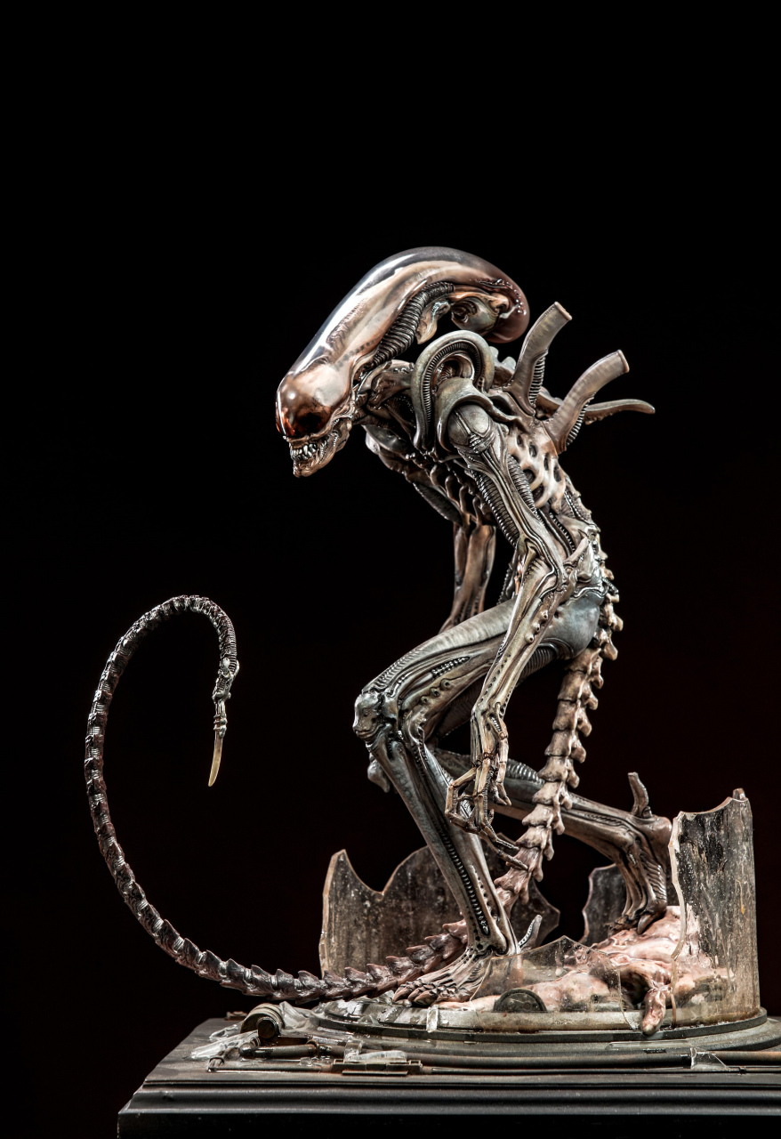 模型欣赏:末那工作室 黑金涂装 异形雕像.#动漫# #模型# #异形