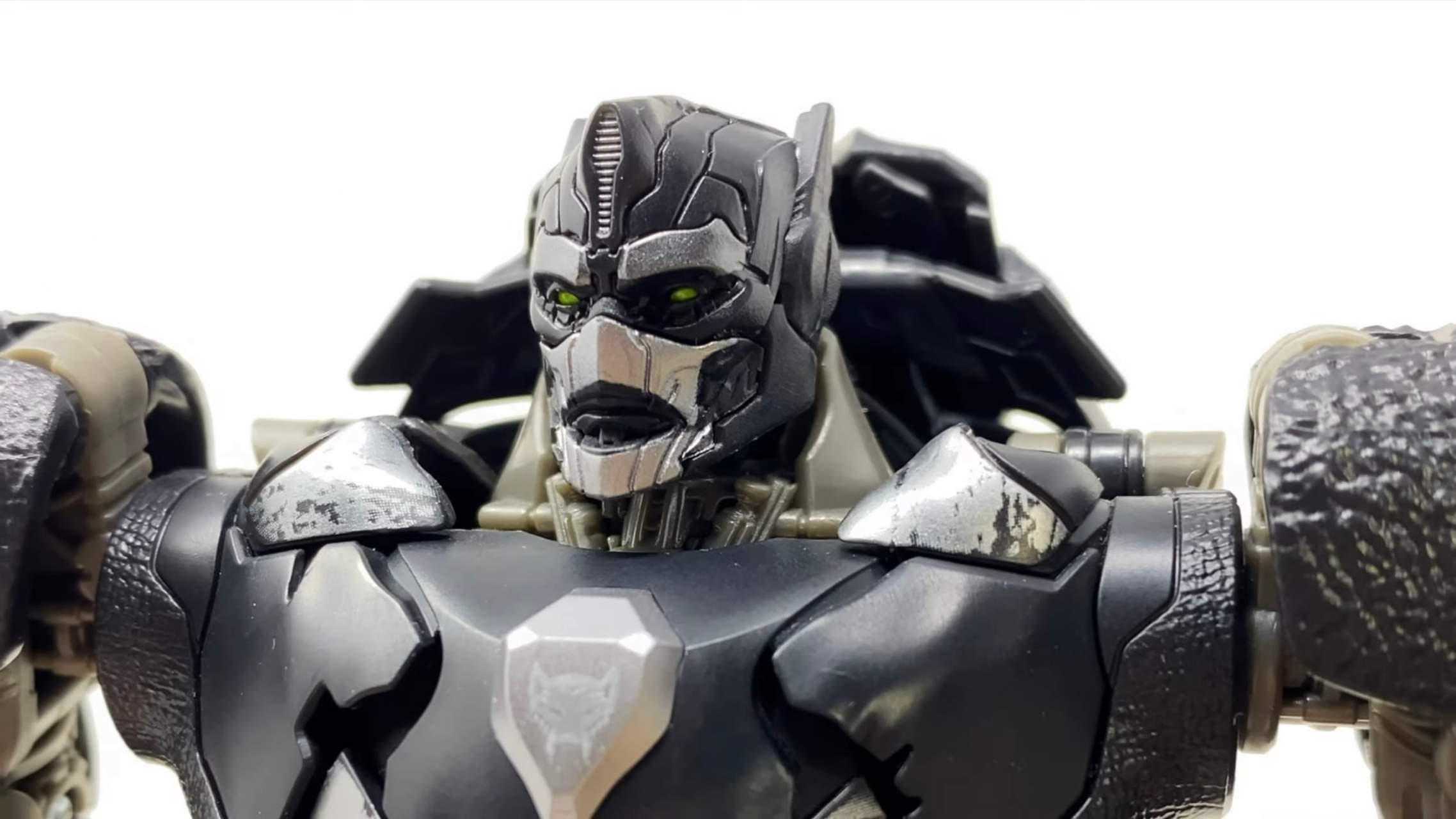 模型欣赏:变形金刚7 ss-106 l级擎天圣实物对比图.