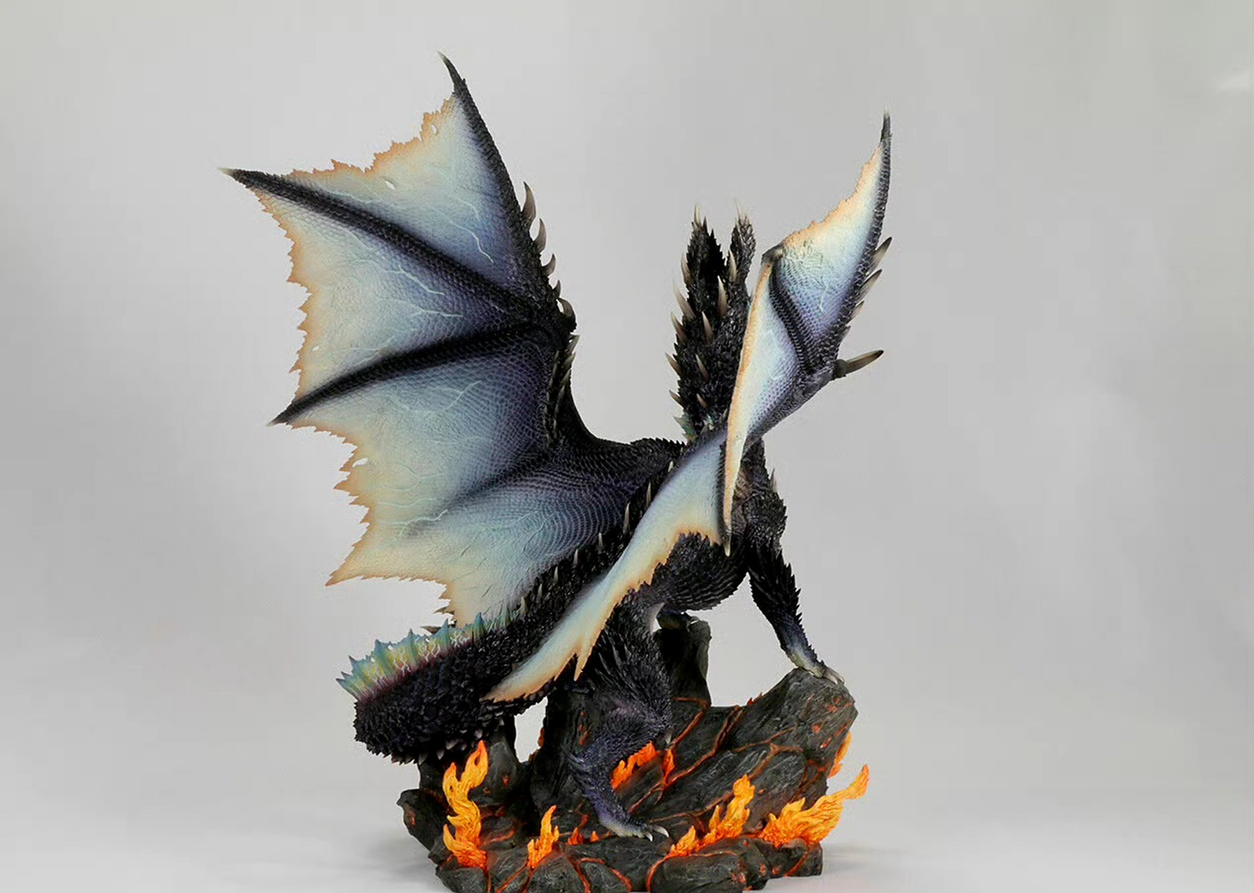 模型欣赏:capcom 卡普空 怪物猎人3 阿尔伯脱龙 煌黑龙 手办.