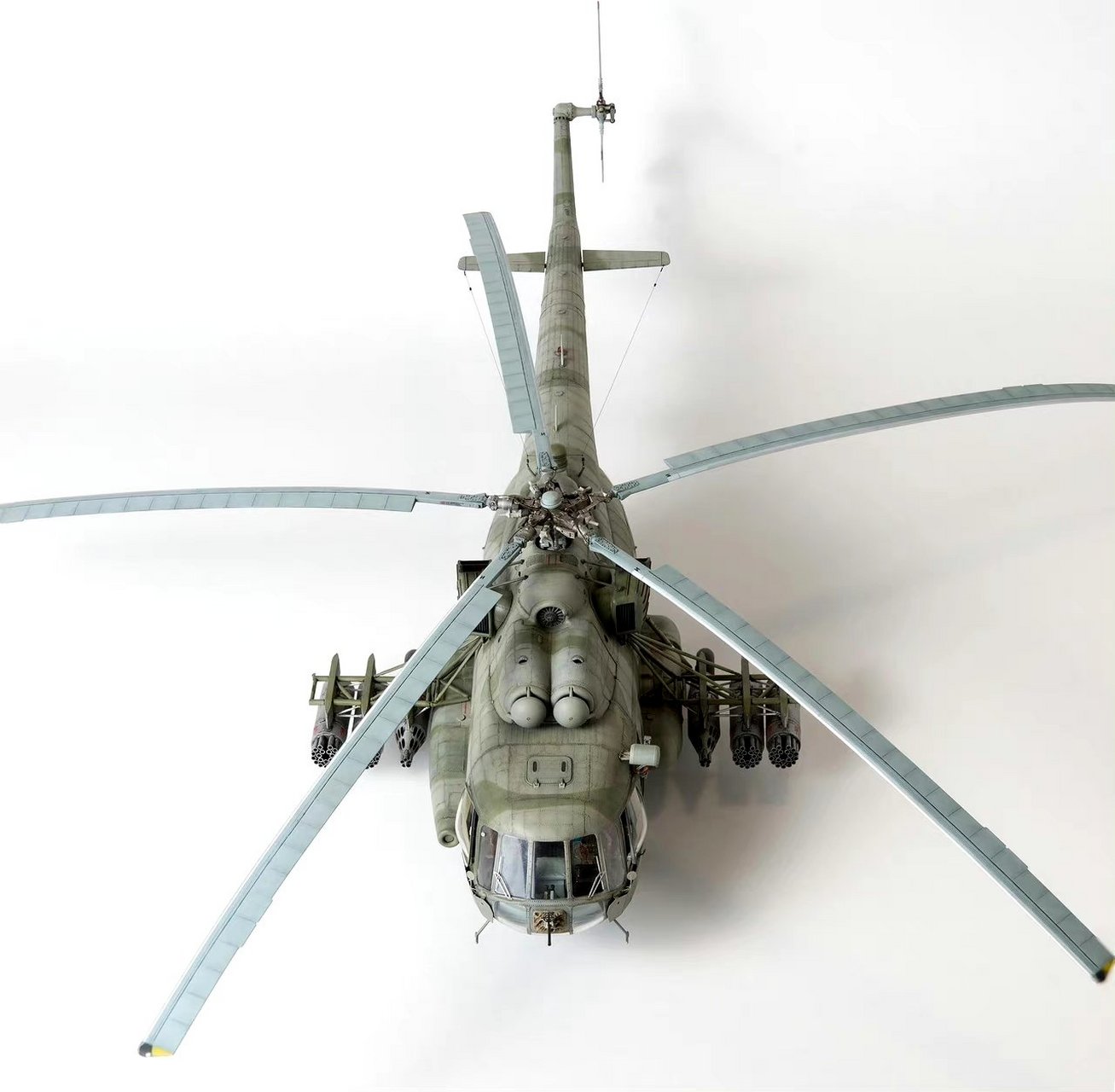 军模欣赏: 红星(zvezda)1/48 米-8mt 676767直升机模型.