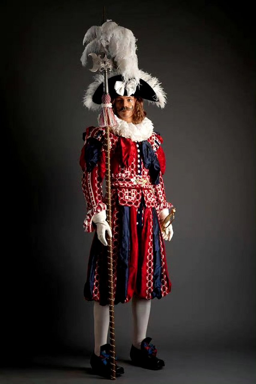 一组历史服饰展示:法国皇室军团制服