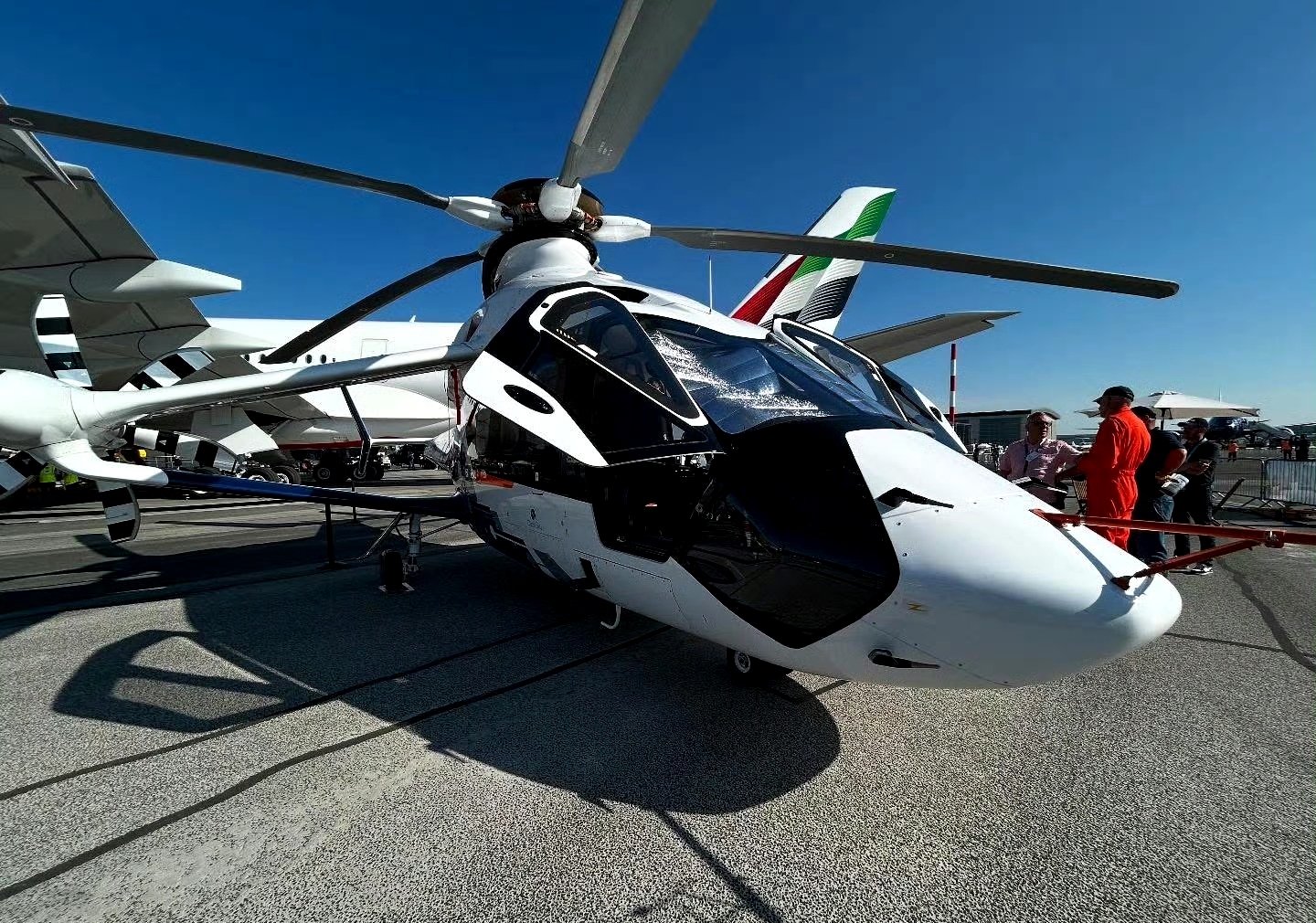 装备欣赏:2025巴黎航展上的空客racer复合直升机