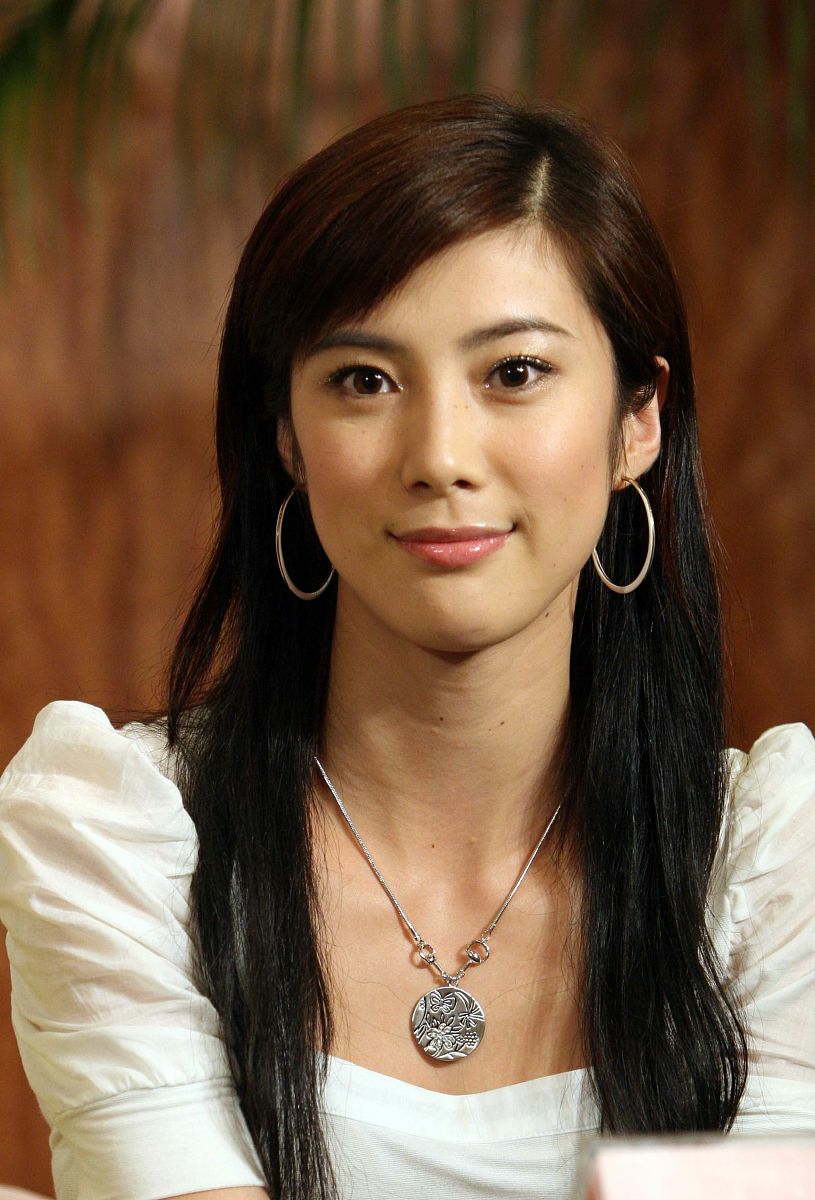 这种简约高级的穿搭风格,真的被她拿捏得死死的