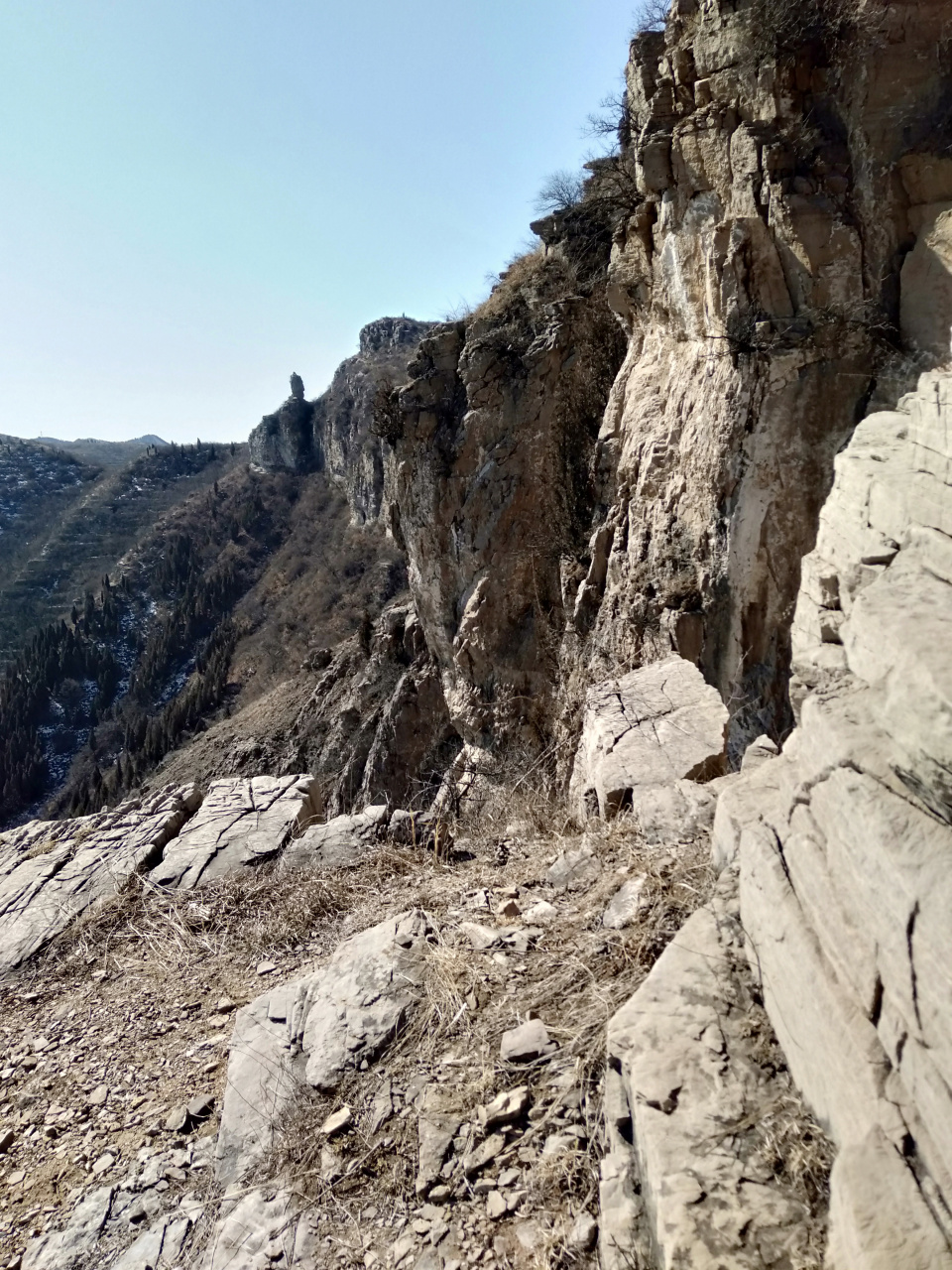 翻山越岭 山东淄博博山石门的小黄山,奇石相伴一路,3个多小时的路程
