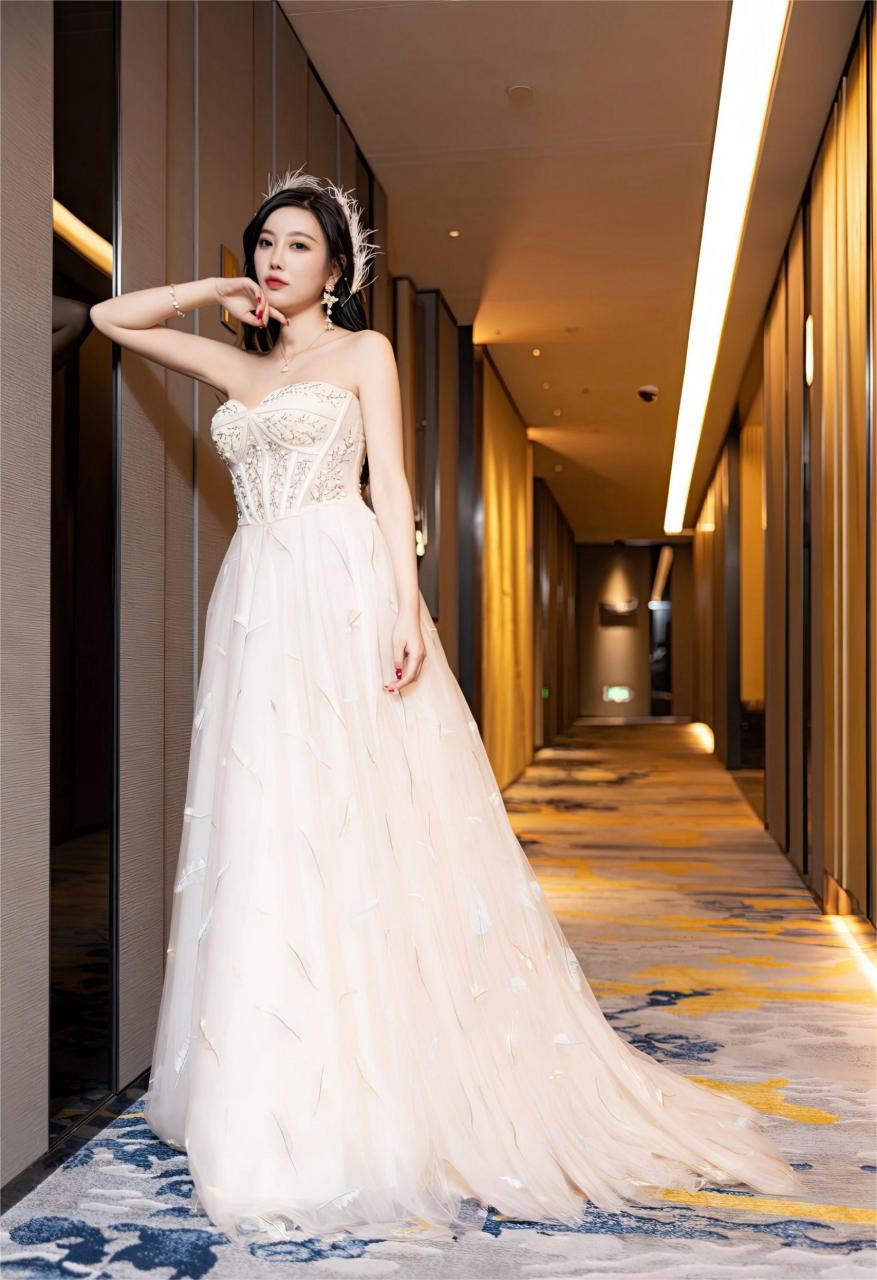 婚纱礼服性感美女写真