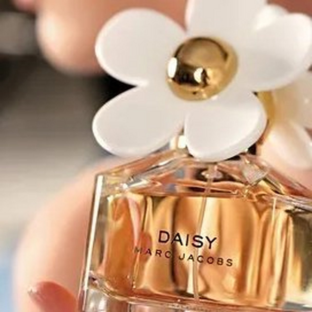 marc jacobs马克雅克布雏菊女士香水  规格:50ml参考价:630.