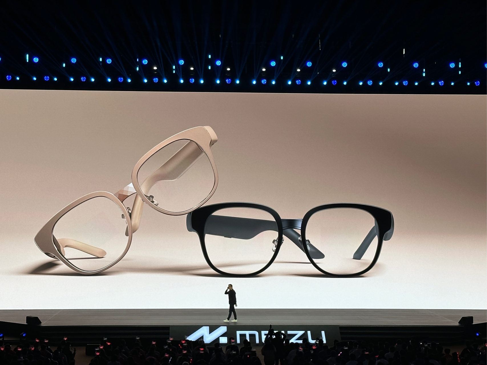 9999的myvu discovery,估计是真爱粉才能买得起了,但是同样轻量化的