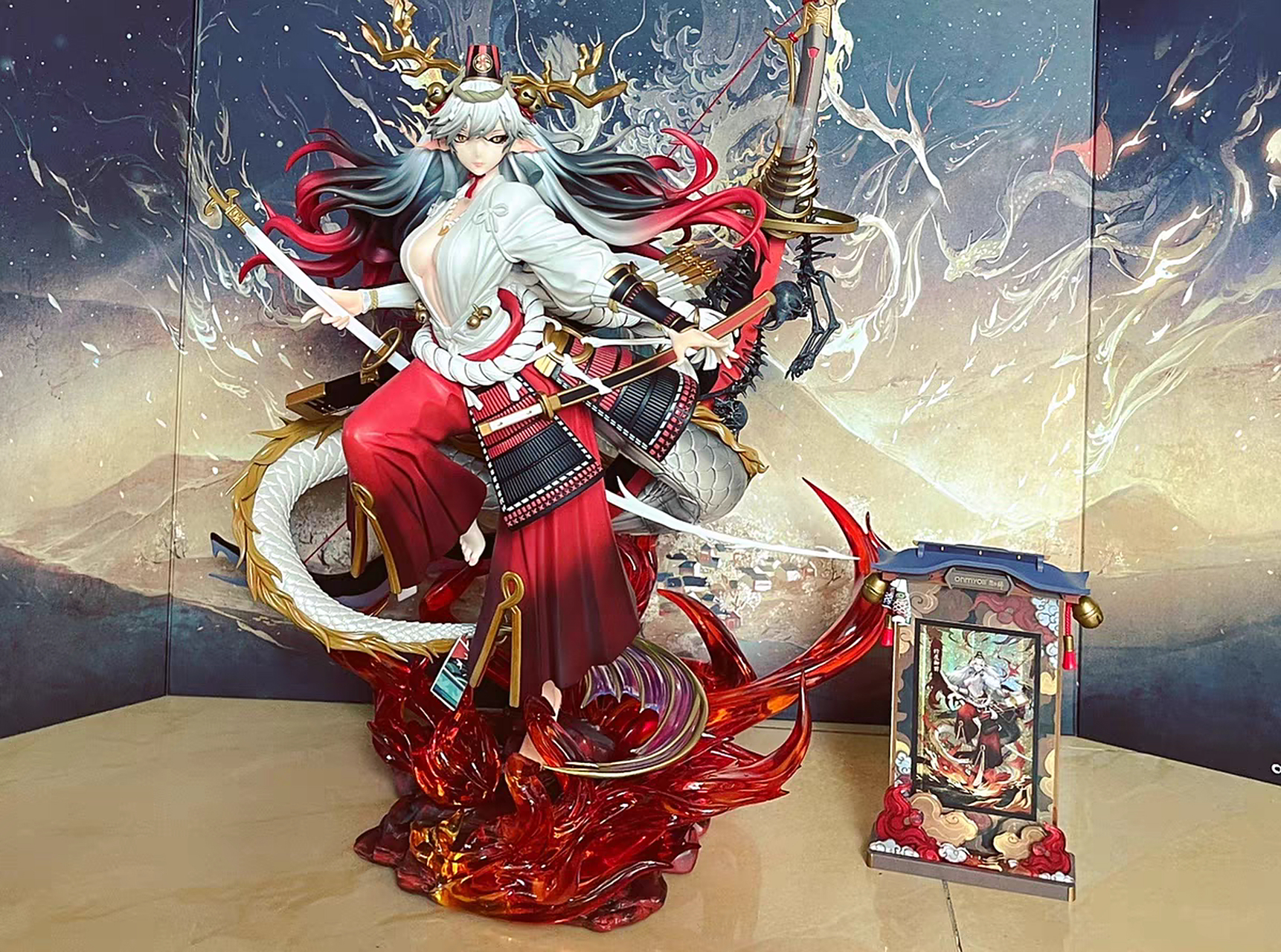 阴阳师铃鹿御前手办,高43cm,光从造型来看就知道他的价格是4位数,网友