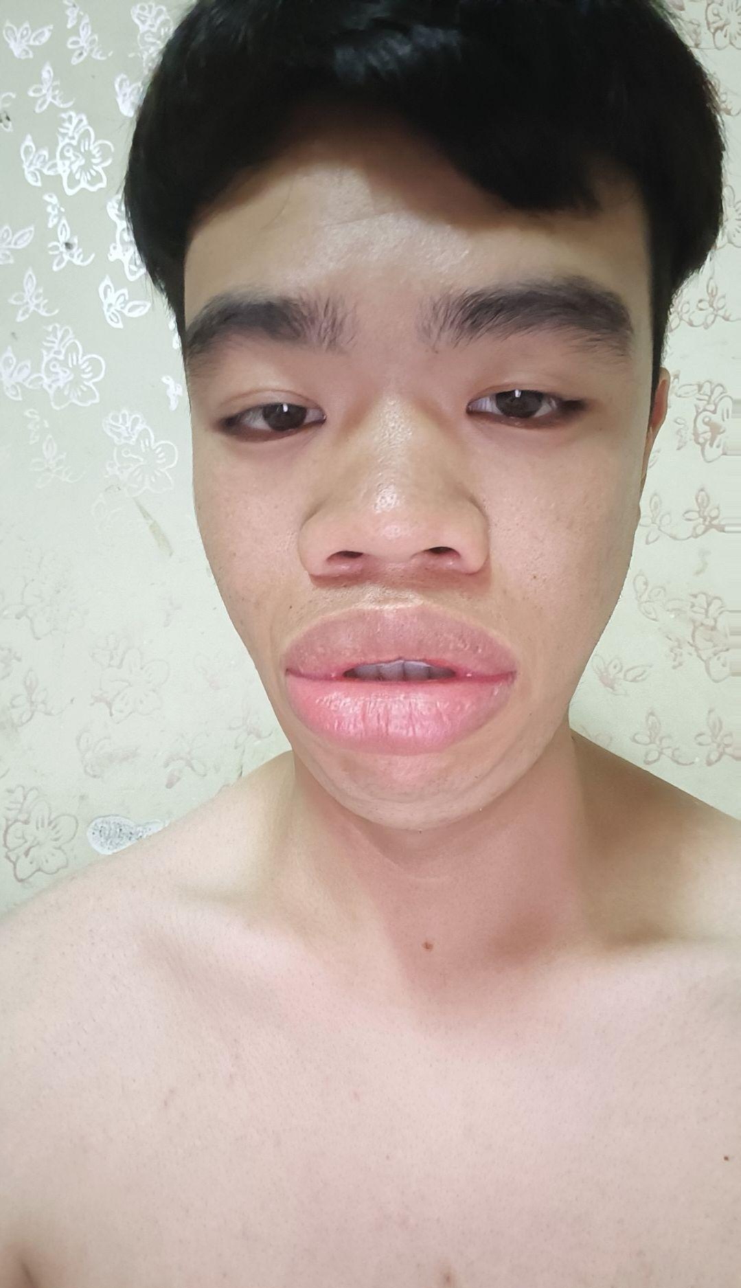 居然有人告诉他:发型决定颜值,下次去理发店叫理发师嘴巴帮忙打薄点!