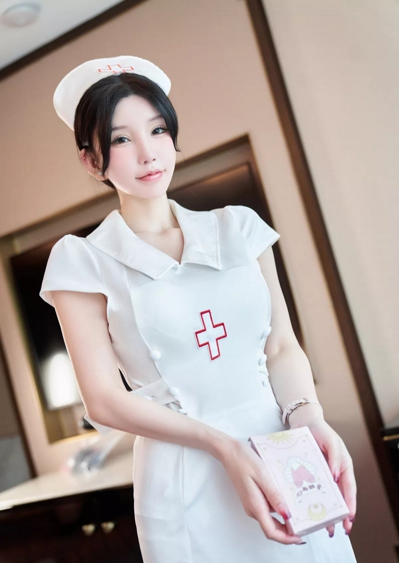 美女写真 护士来了#热点引擎计划# 白衣天使降临,美丽与温柔并存.