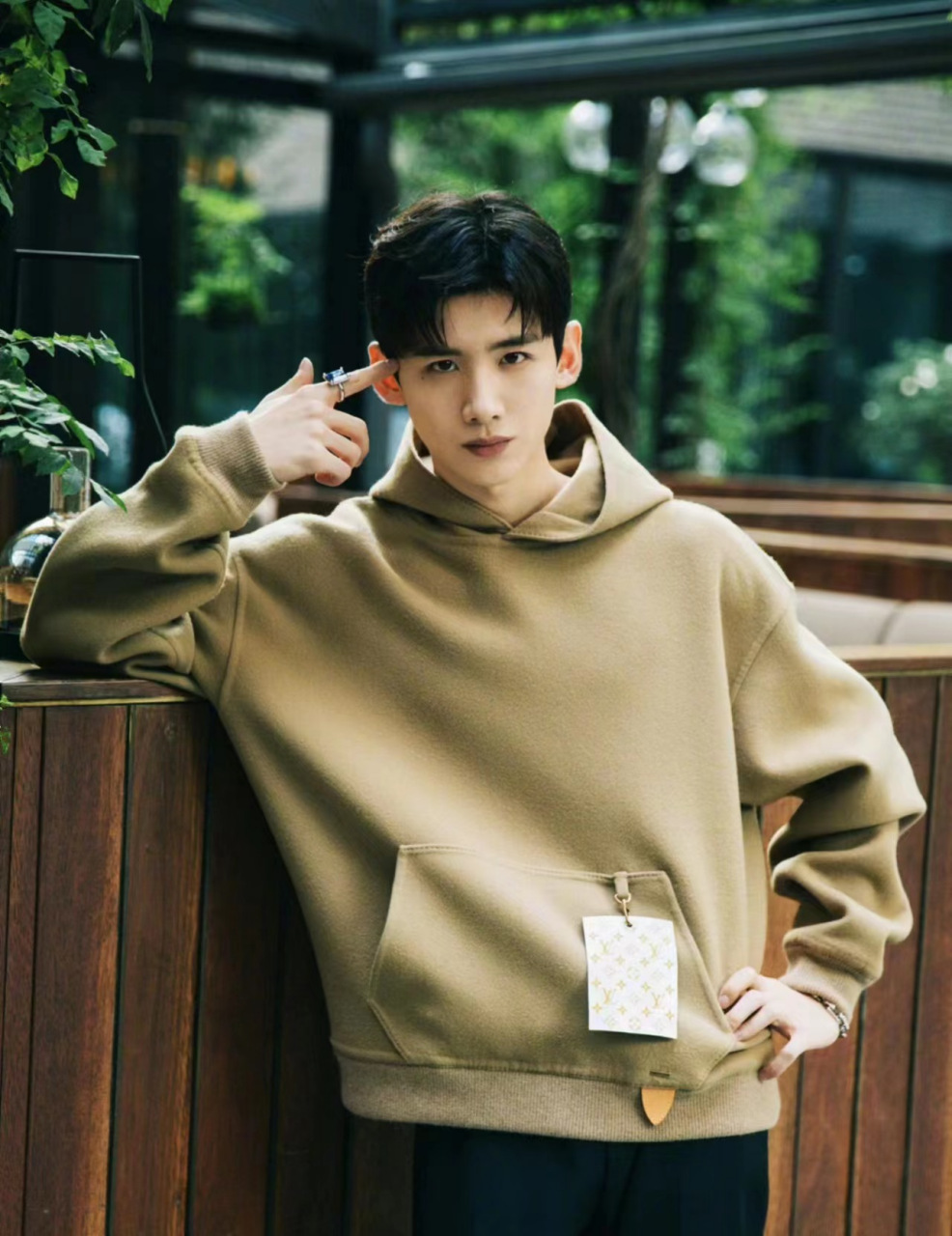 易烊千玺偶尔还喜欢打两把麻将,他技术还蛮好的. 2.