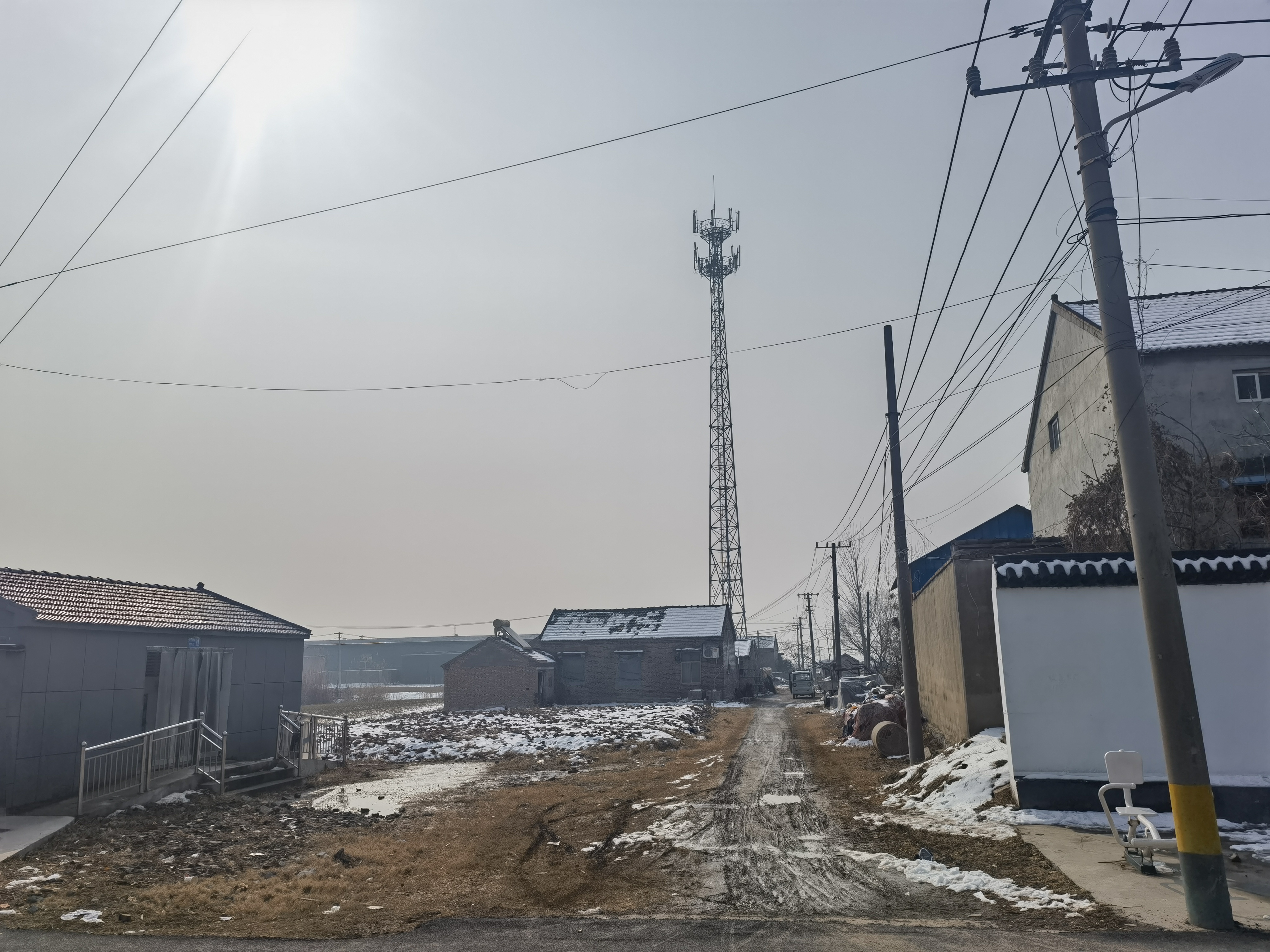 徐州贾汪区最东边的耿集街道瓦房村,贾汪铜山邳州三区县交界,发展的