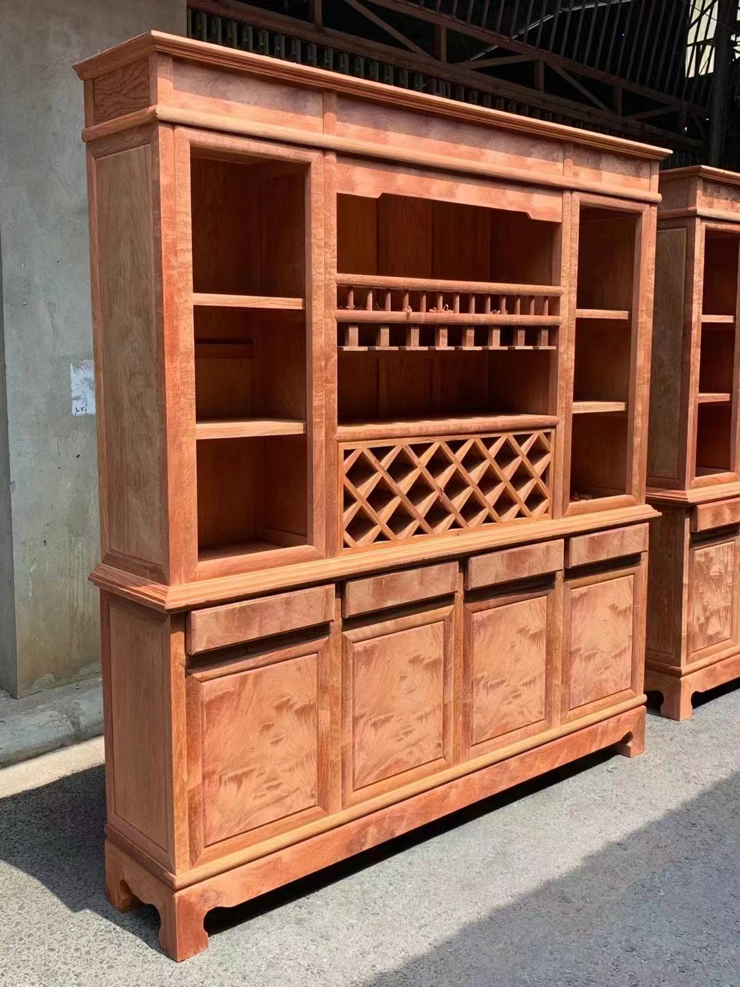 缅花酒柜,欢迎定制,万名红木家具